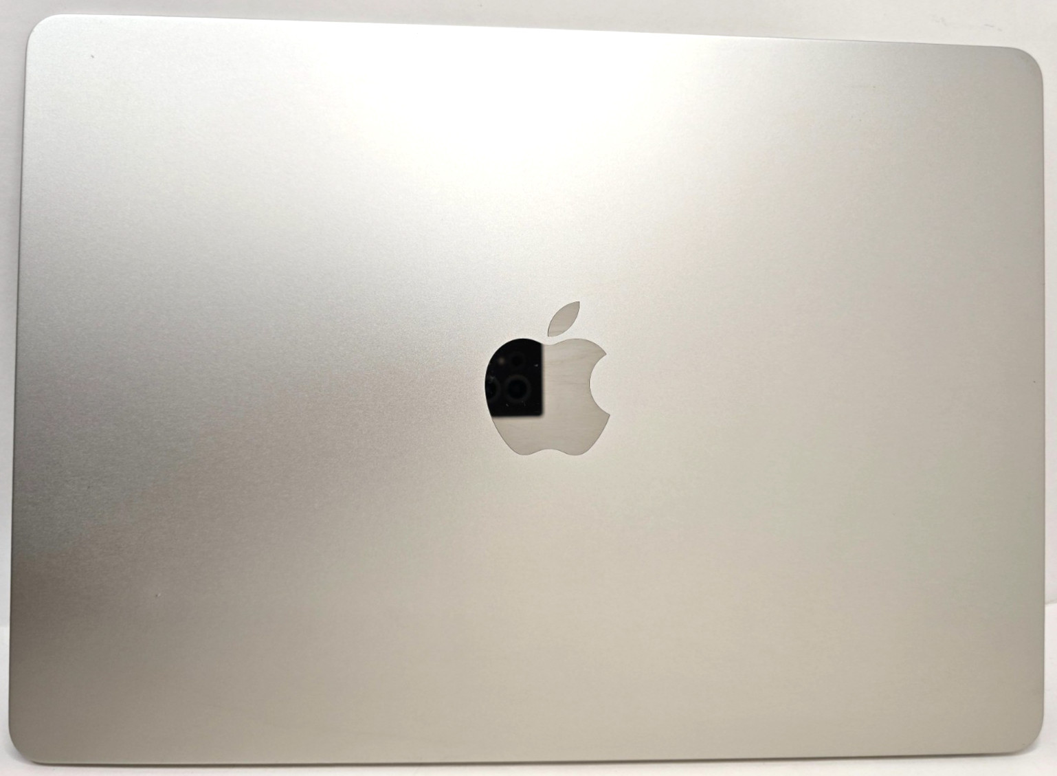 GENUINE 2022 APPLE MACBOOK AIR 13.6″ A2681 M2 SCREEN ASSEMBLY STARLIGHT GRADE B