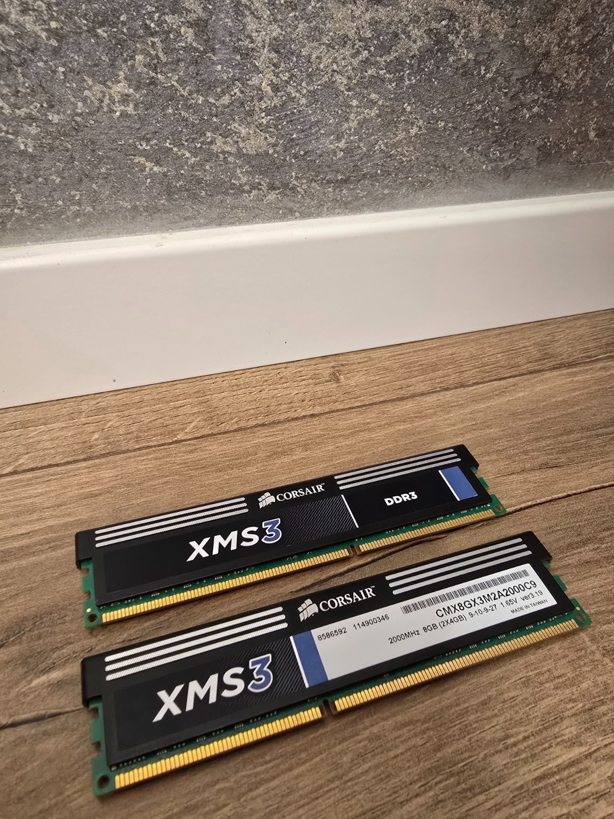 Corsair XMS3 8GB (2x4GB) DDR3 2000MHz CL9 CMX8GX3M2A2000C9 TESTED
