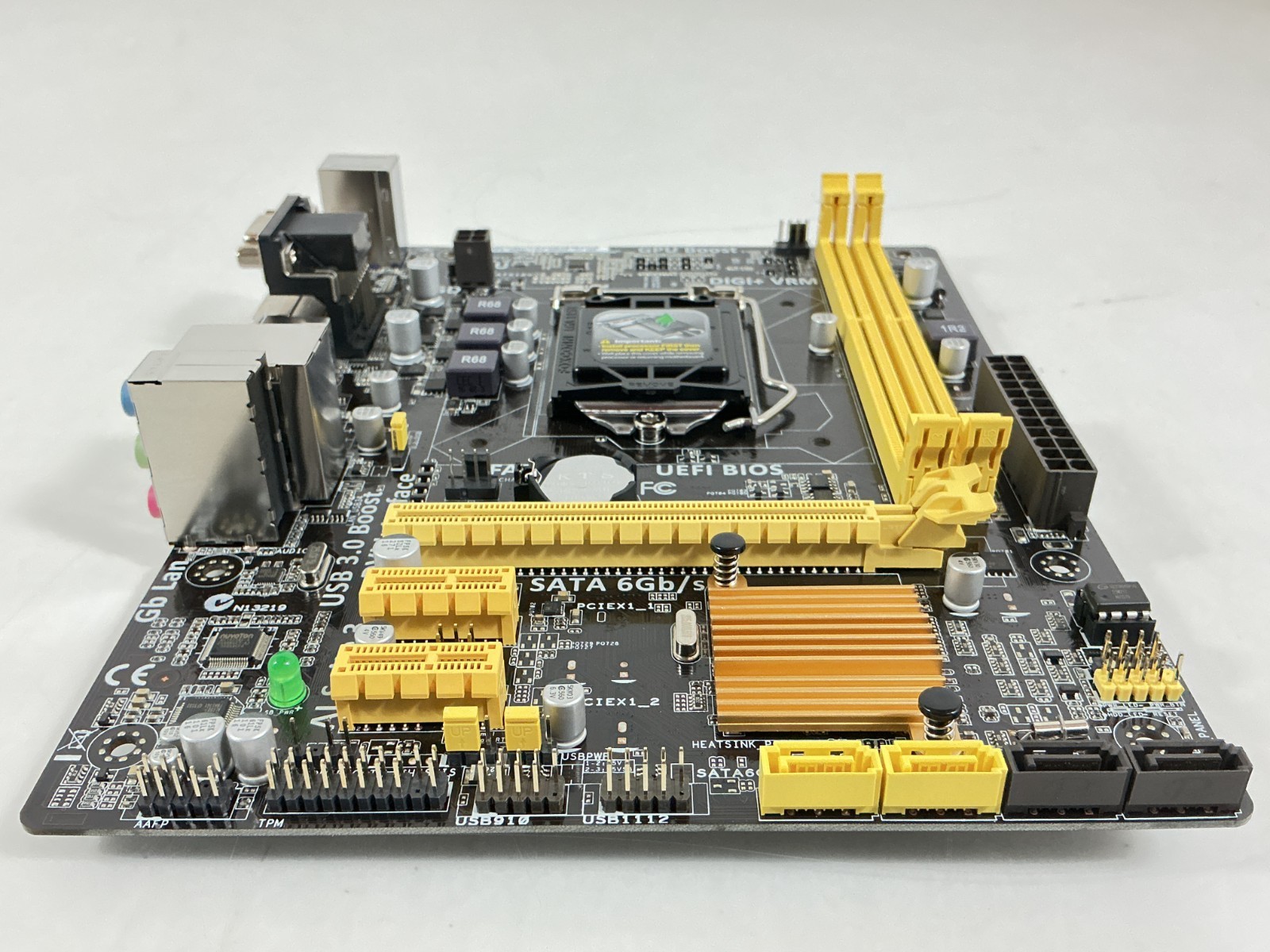 Asus H81M-E MicroATX H81 LGA 1150 DDR3 SATA3 USB3 MotherBoard