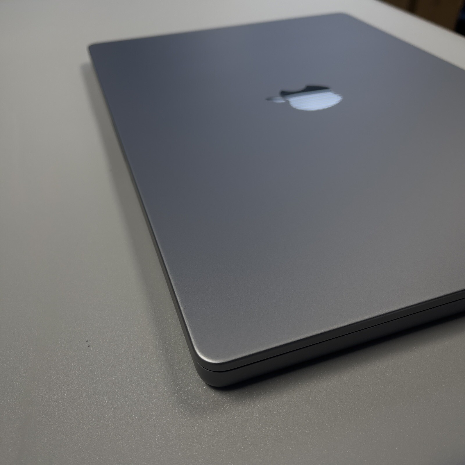 OEM Apple MacBook Pro 16″ M2 Pro 2023 A2780 LCD Display Assembly Gray Grade A+