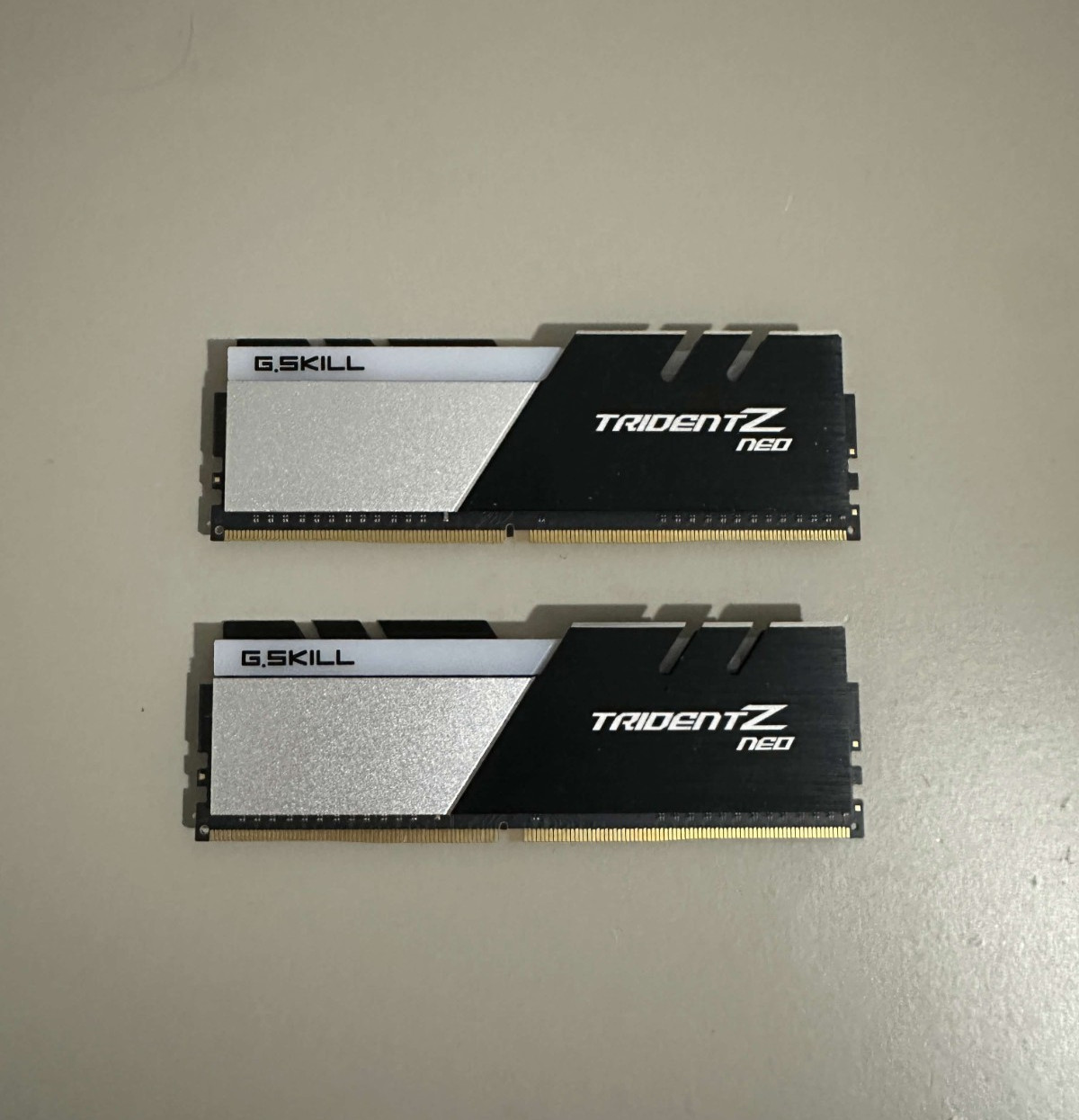 G.SKILL Trident Z Neo 16GB (2x8GB) 4000MHz DDR4 RAM F4-4000C18D-16GTZN
