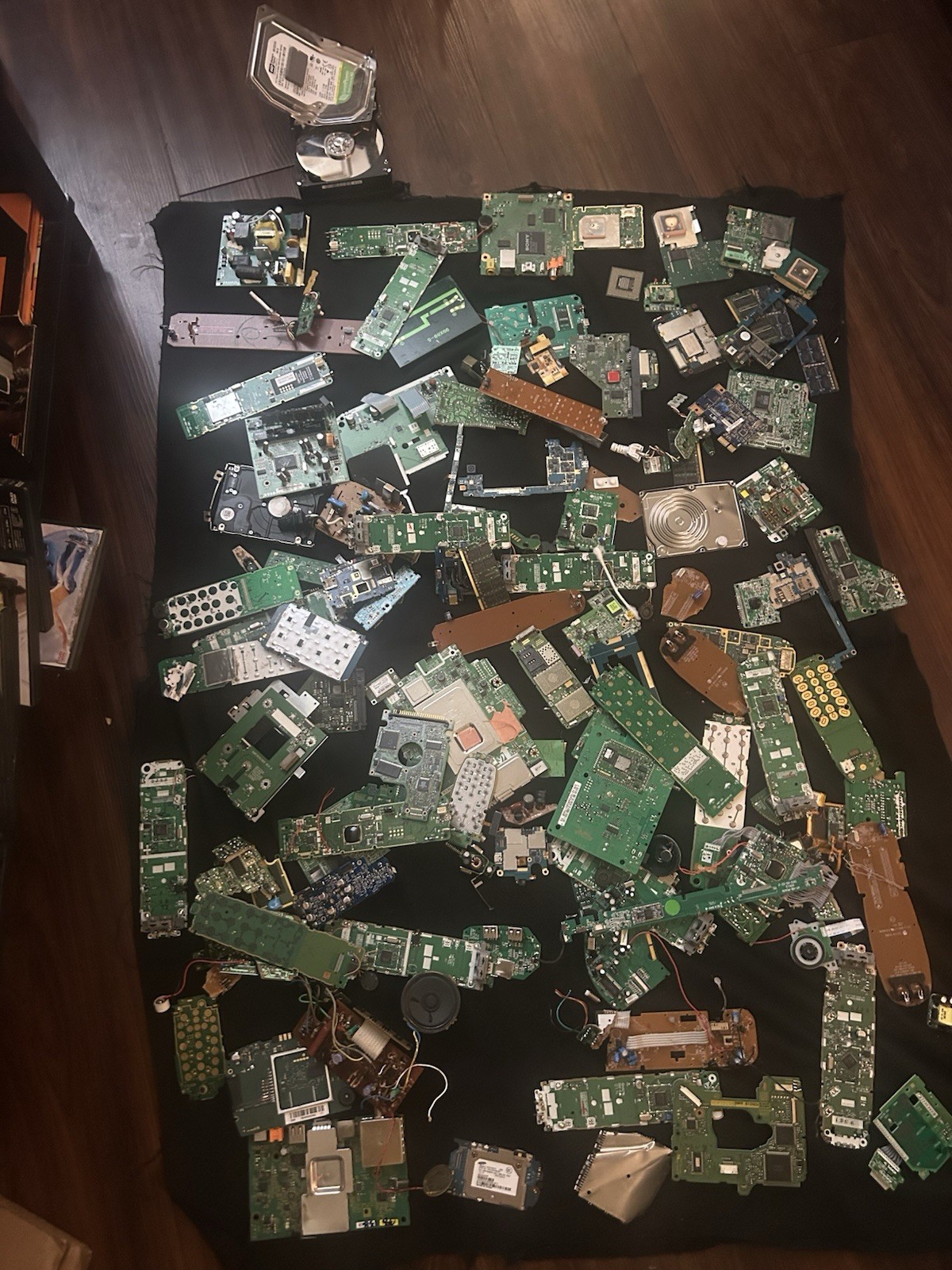 computer components parts motherboard cpu comb