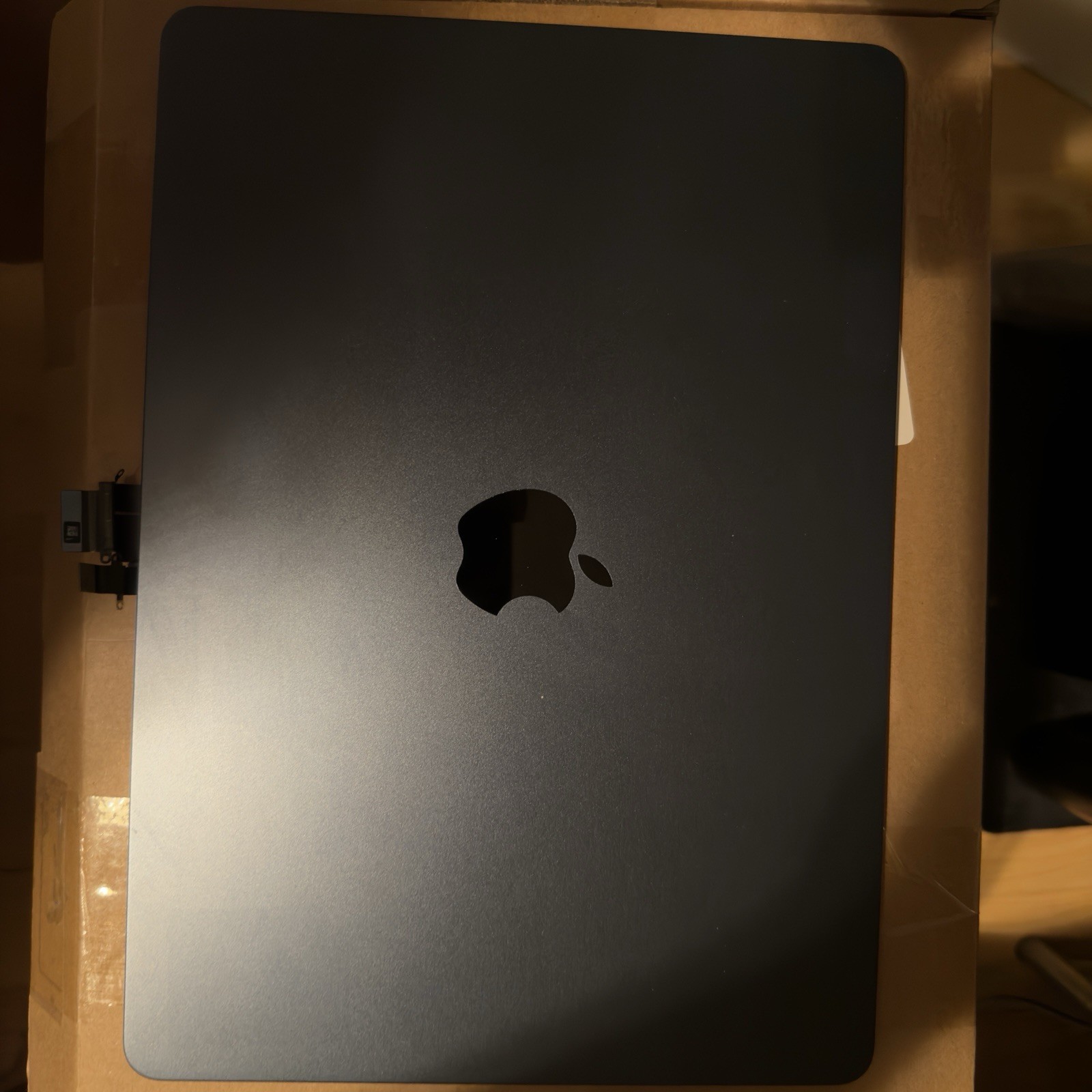 Apple MacBook Air M2 13.6” broken LCD midnight