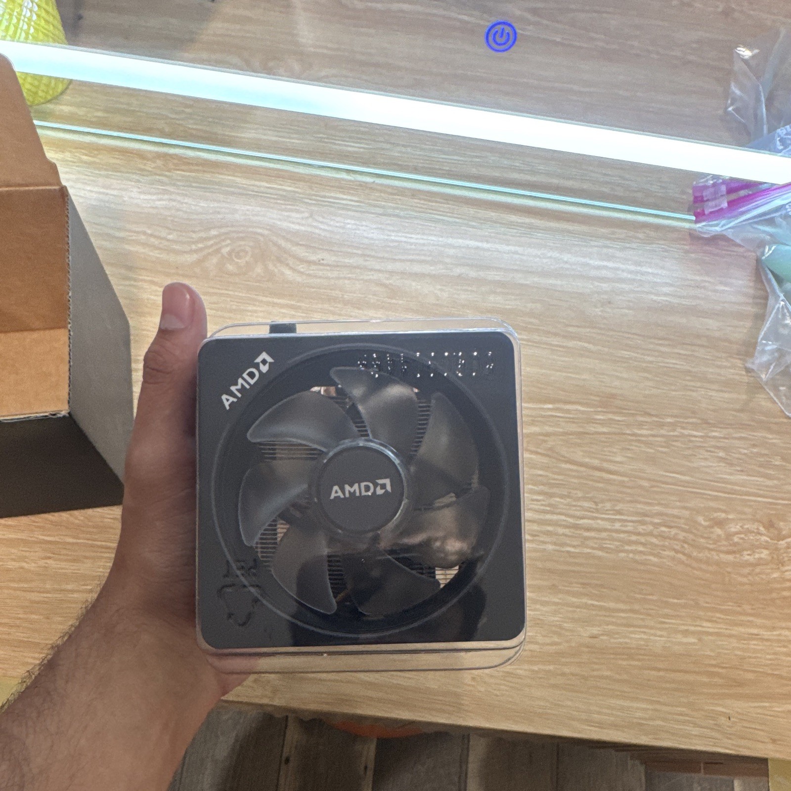 AMD Wraith Prism AM5 CPU Heatsink Fan 4-Pin PWM 92mm 75 CFM 4500RPM