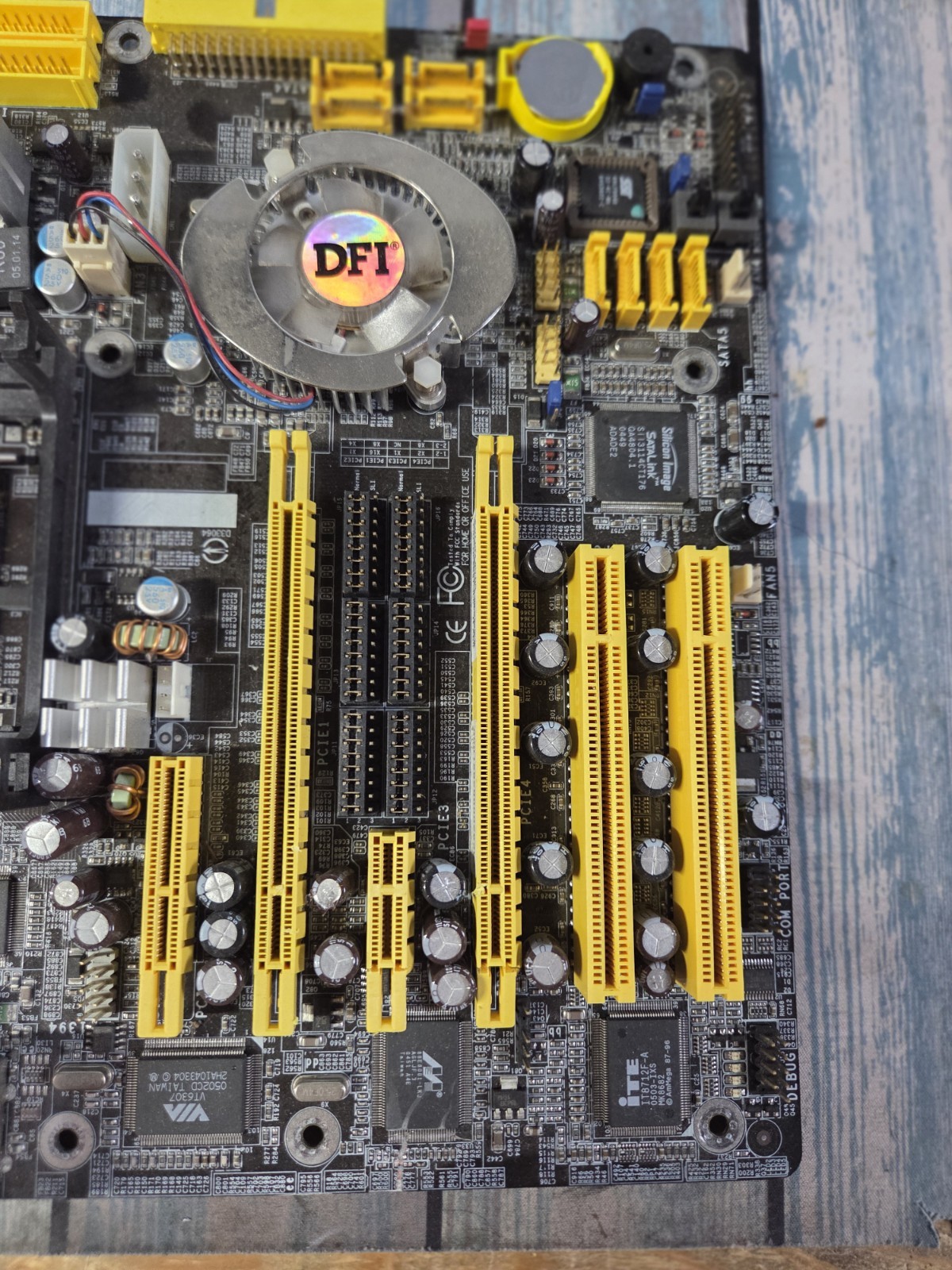 DFI Lanparty NF4 SLI-D Full ATX Socket 939 Tested & Working