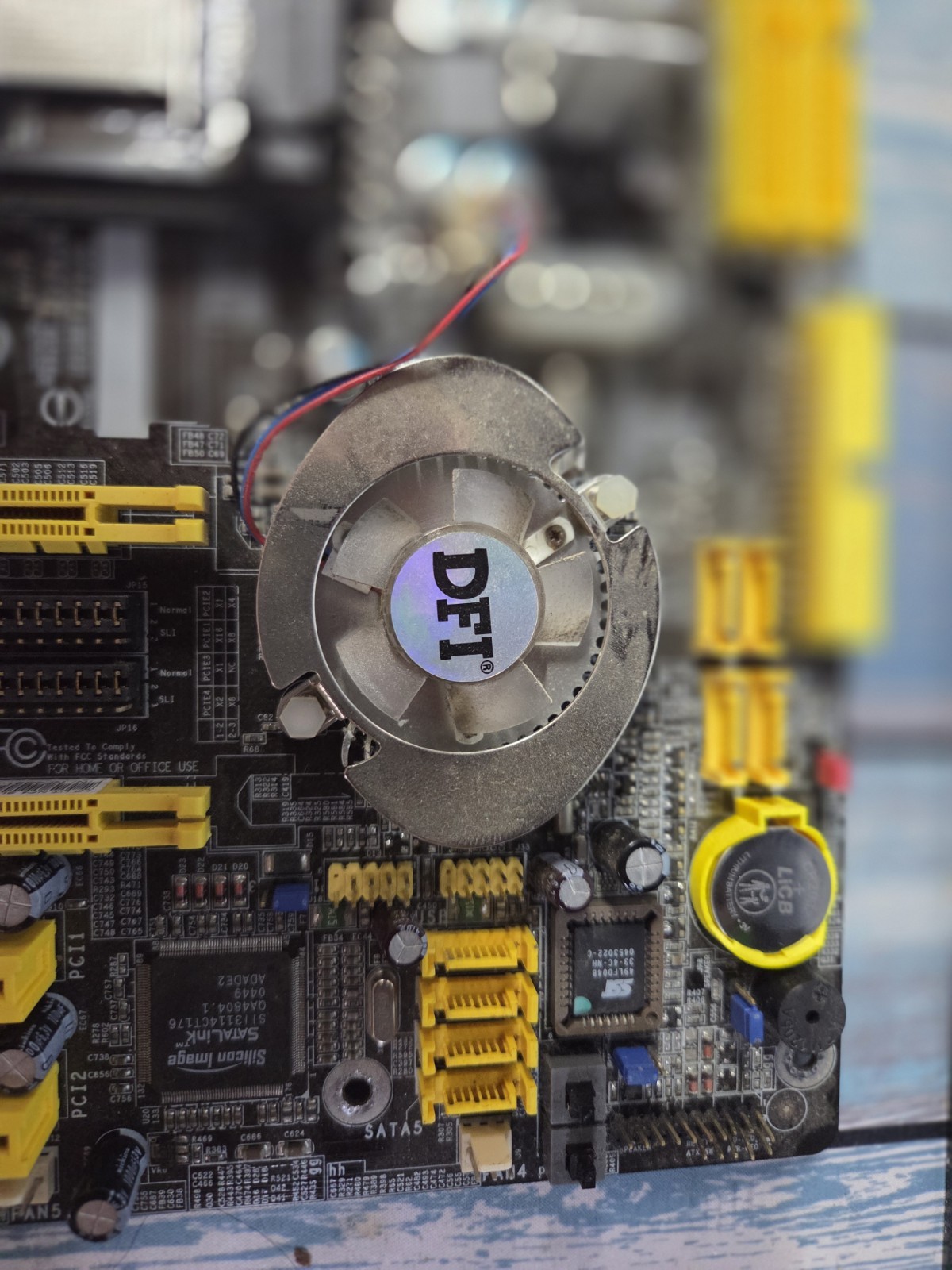 DFI Lanparty NF4 SLI-D Full ATX Socket 939 Tested & Working