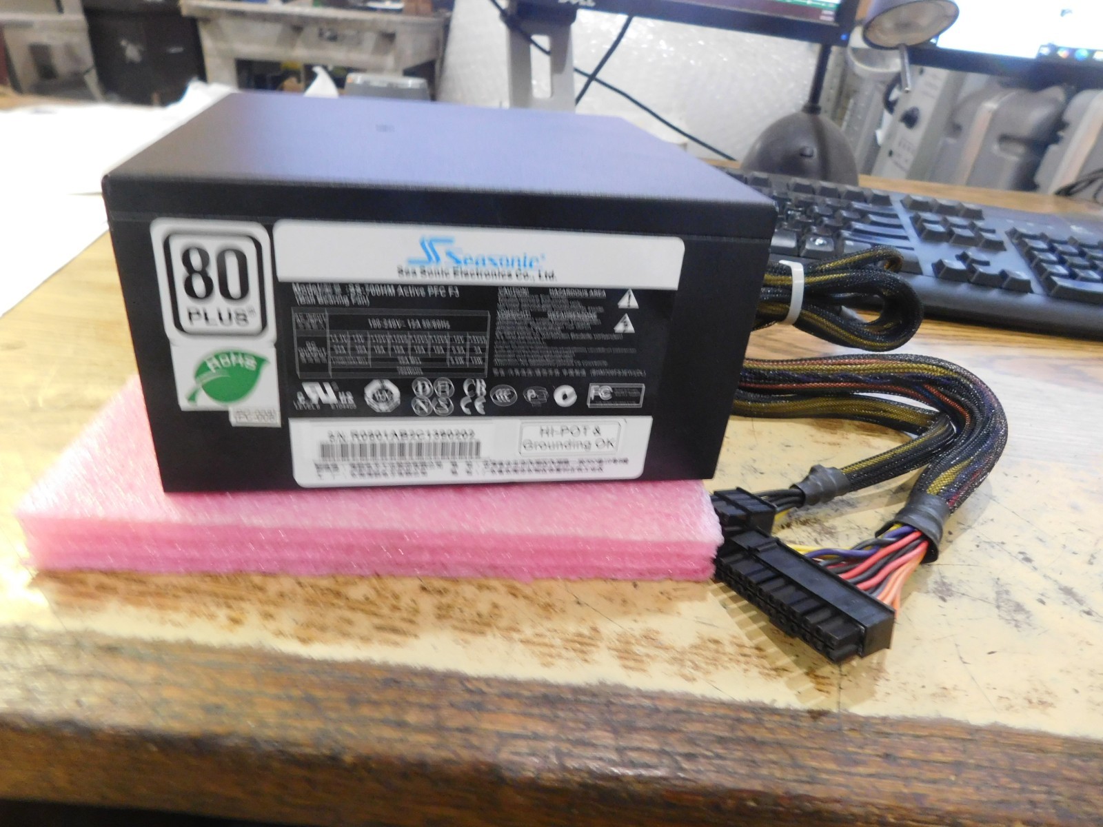 Sea Sonic Model SS-700HM Active PFC F3 Power Supply