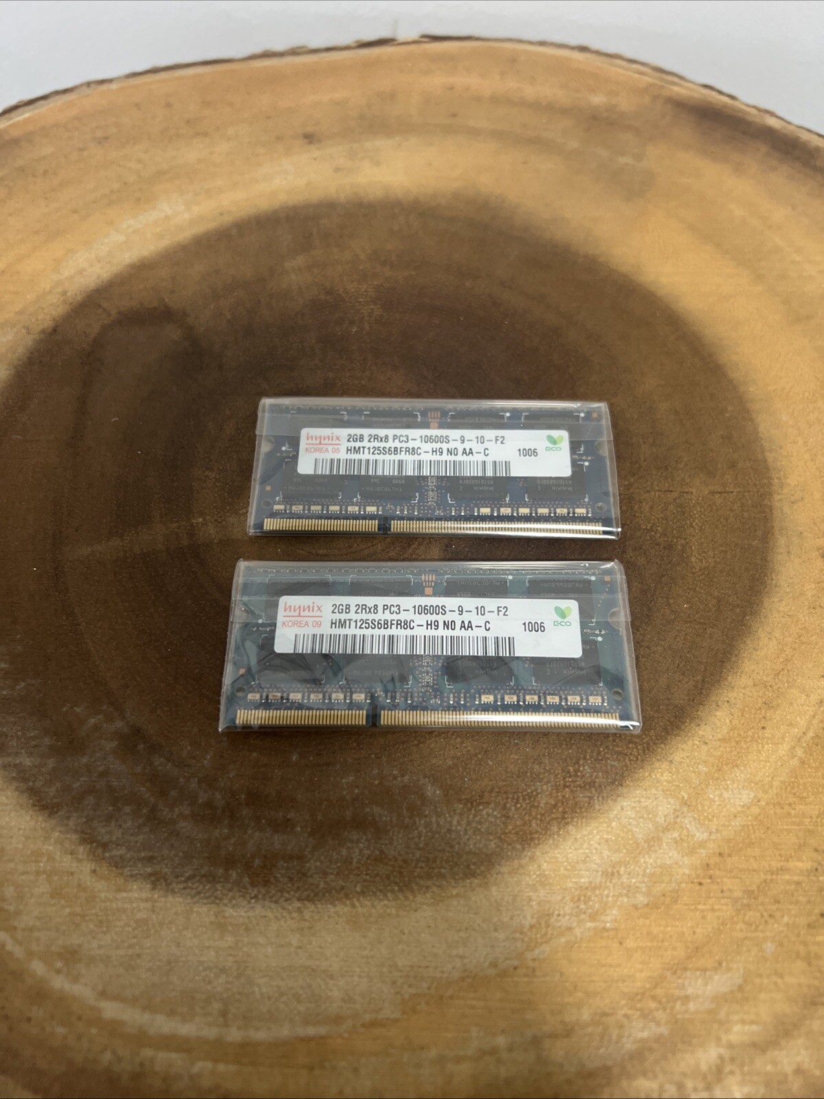 Hynix 4GB SODIMM Memory 2Rx8 PC3-10600S-9-10-F2 DDR3 HMT125S6BFR8C-H9 (2X 2GB)