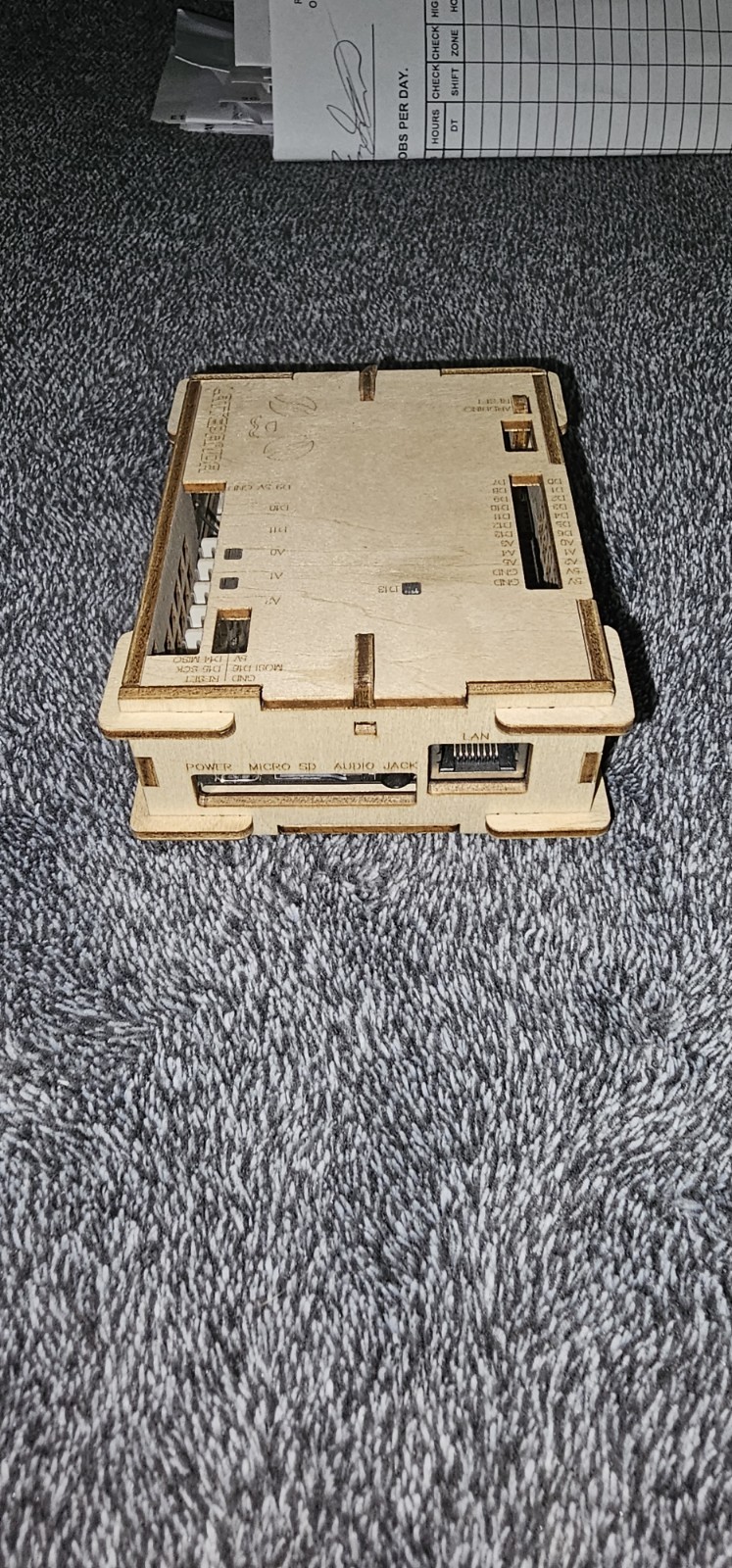 LattePanda V1.0 Single Board Computer 4GB/64GB Intel Z8300 Win10/Linux Wood Case
