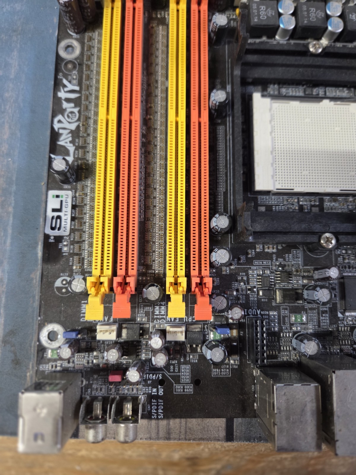 DFI Lanparty NF4 SLI-D Full ATX Socket 939 Tested & Working