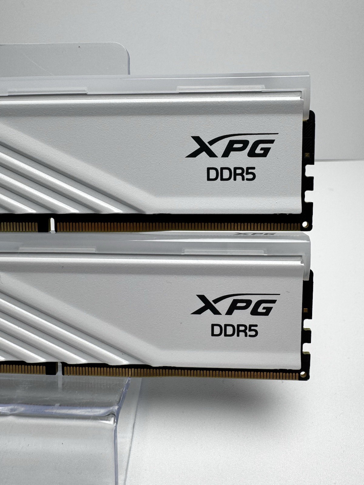 XPG LANCER BLADE RGB 32GB (2 x 16GB) DDR5 6000 UDIMM DESKTOP RAM – WHITE