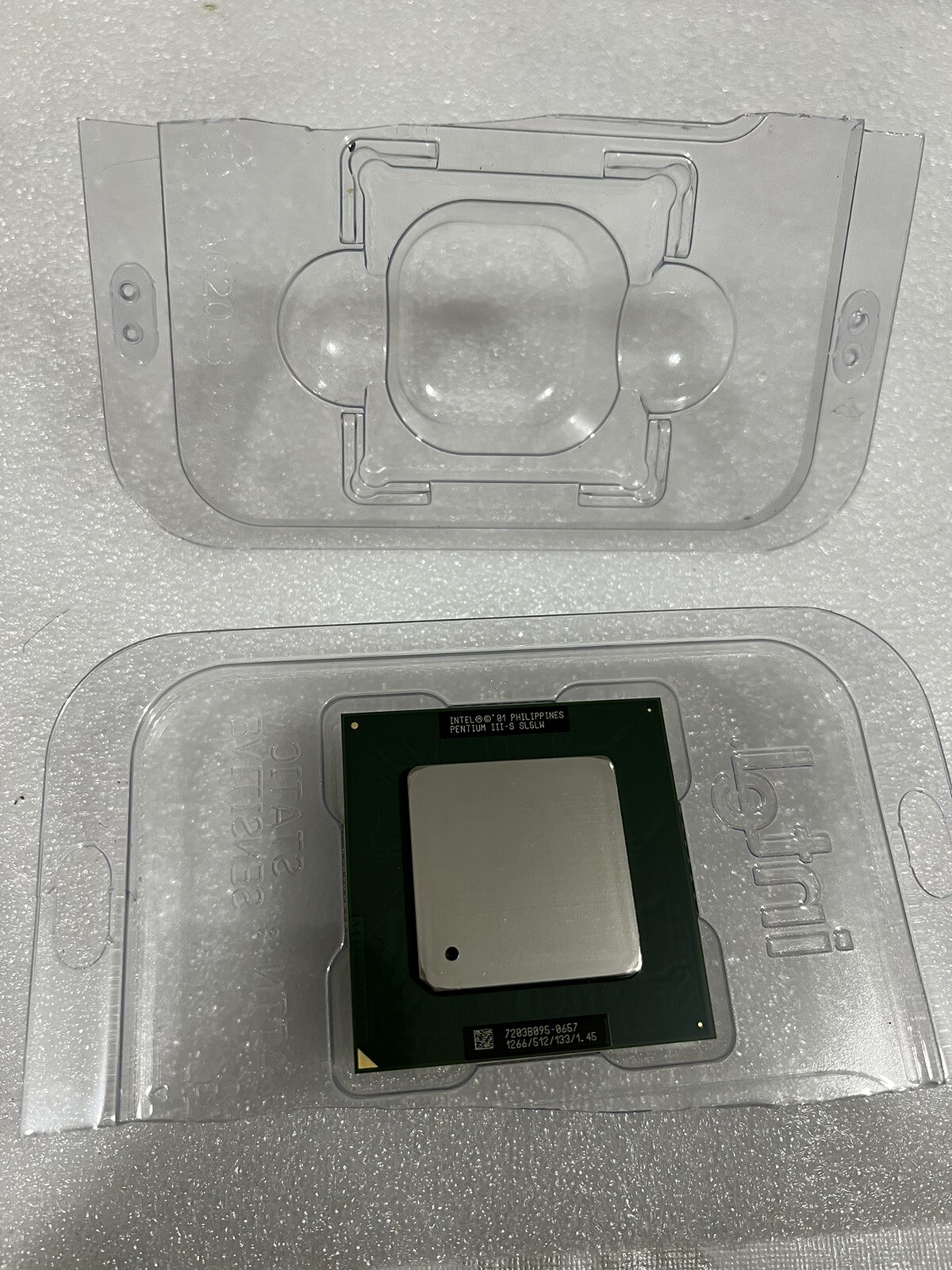 NEW INTEL PENTIUM III-S SL5LW 1266/512/133/1.45 Socket 370 Tualatin CPU Retail