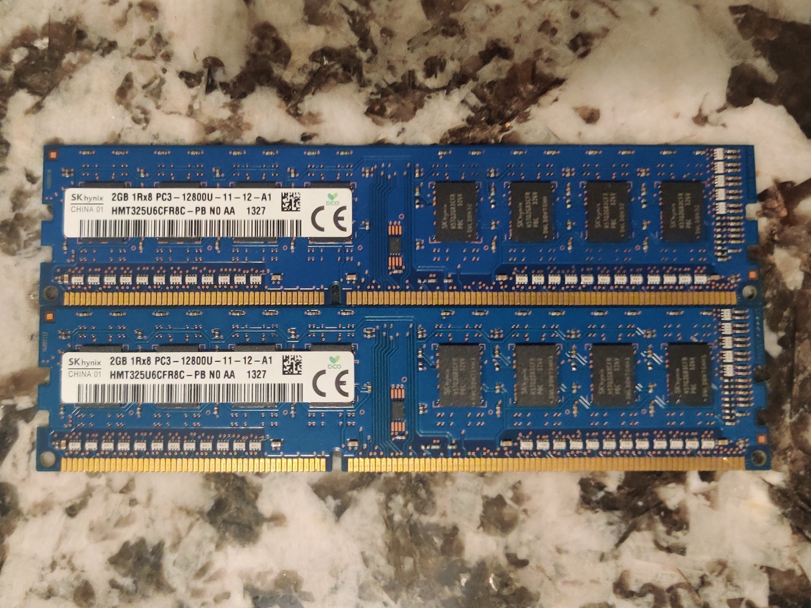 SK Hynix 4GB Kit (2x2GB) 1600MHz DDR3 SDRAM DIMM PC3-12800U HMT325U6CFR8C-PB