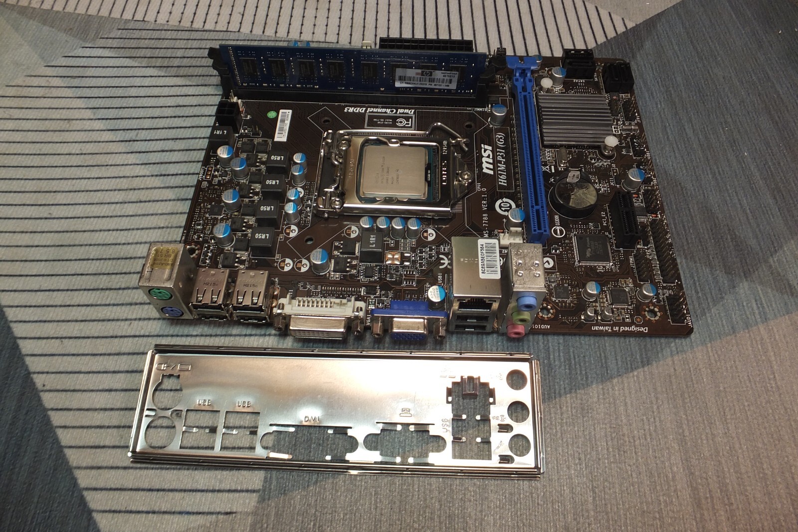 MSI H61M-P31(G3), MS-7788 VER:1.0 LGA1155 Intel Motherboard +CORE i3 +2Gb +I/O