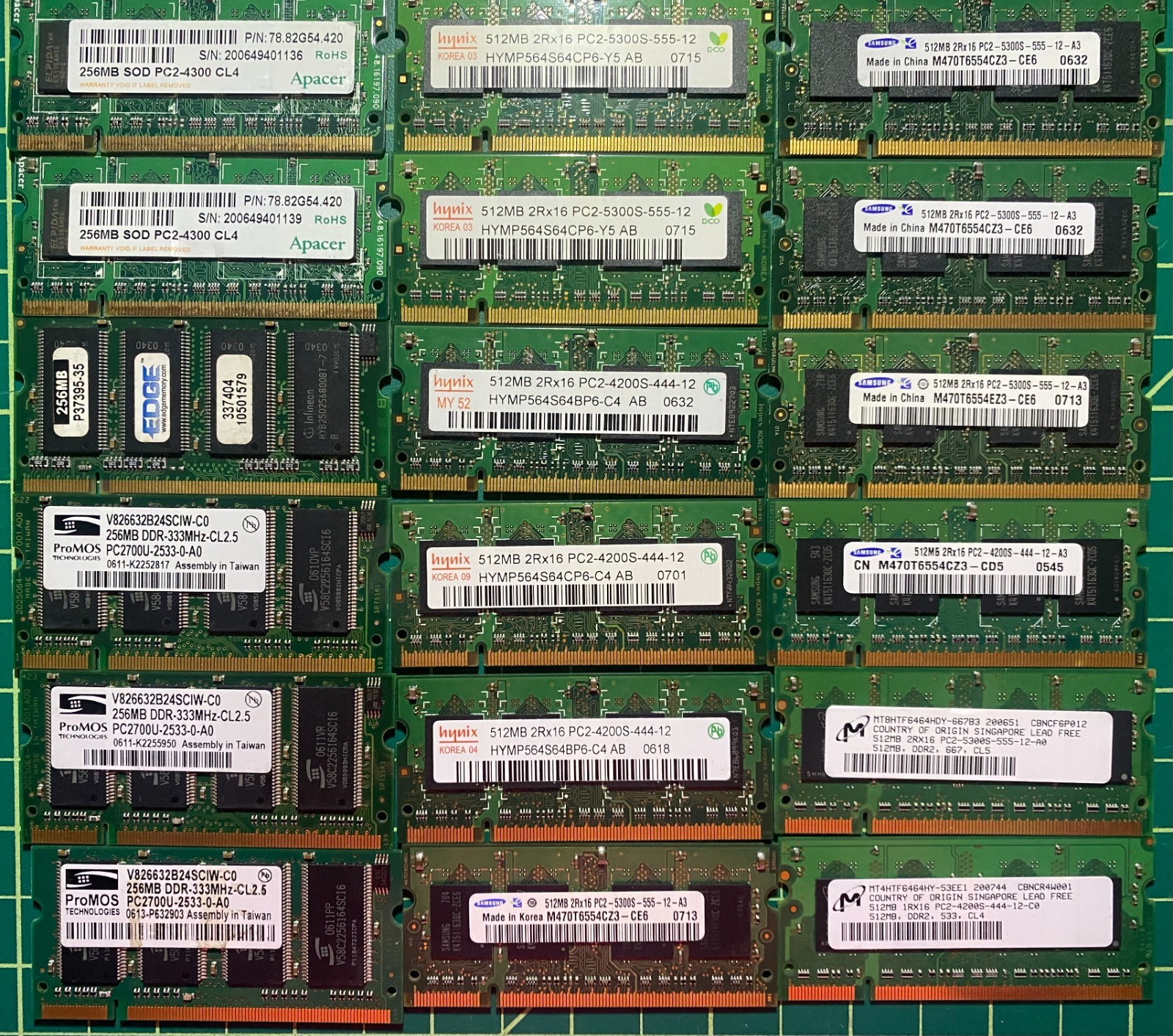 MISC Lot of 18 PC2 5300/ PC2 4200/ PC2 2700 Laptop Memory Samsung, Hynix, Micron