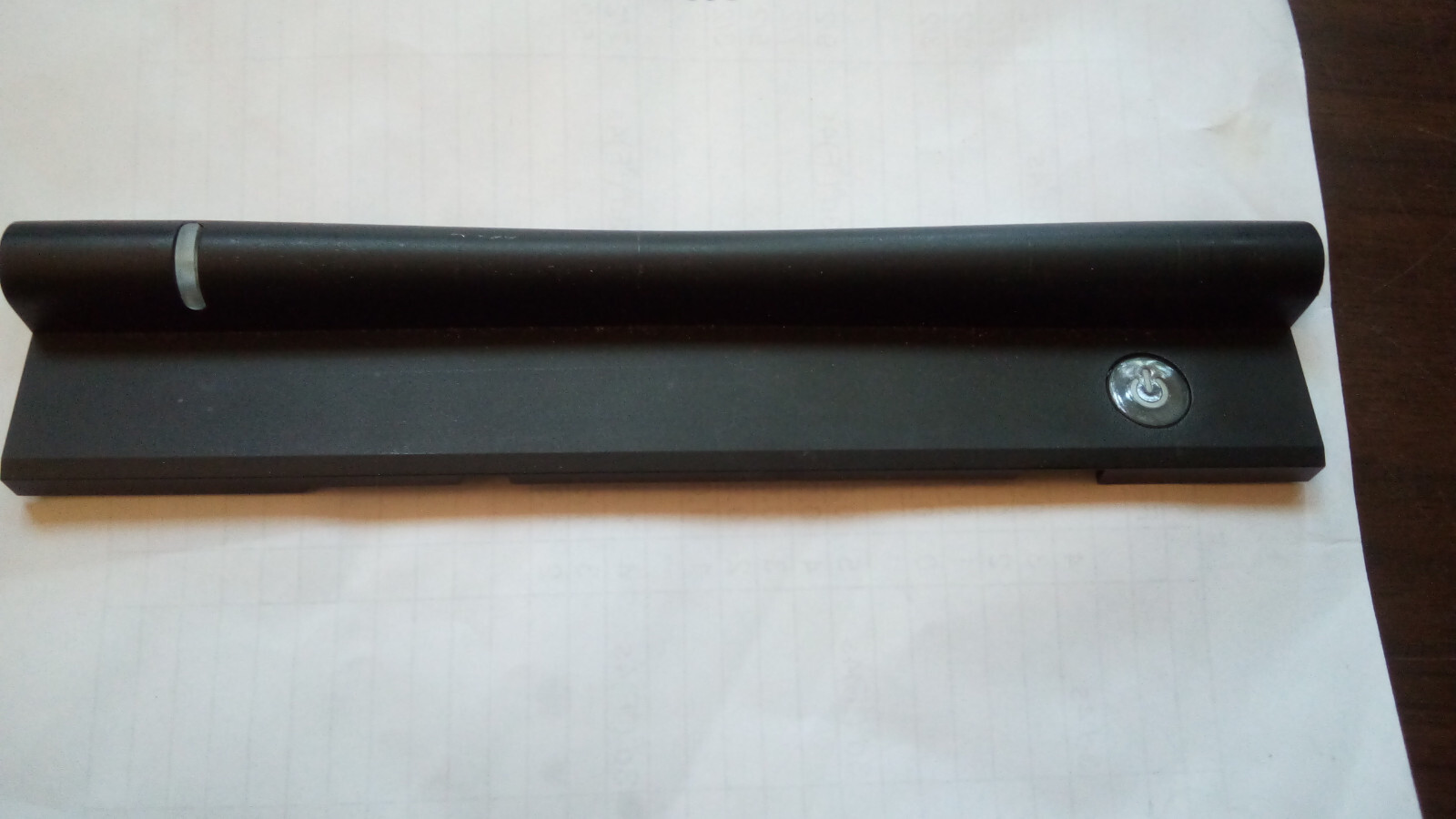 Apple Powerbook G3 Pismo M7572 top bezel cover , covers inverter under LCD.