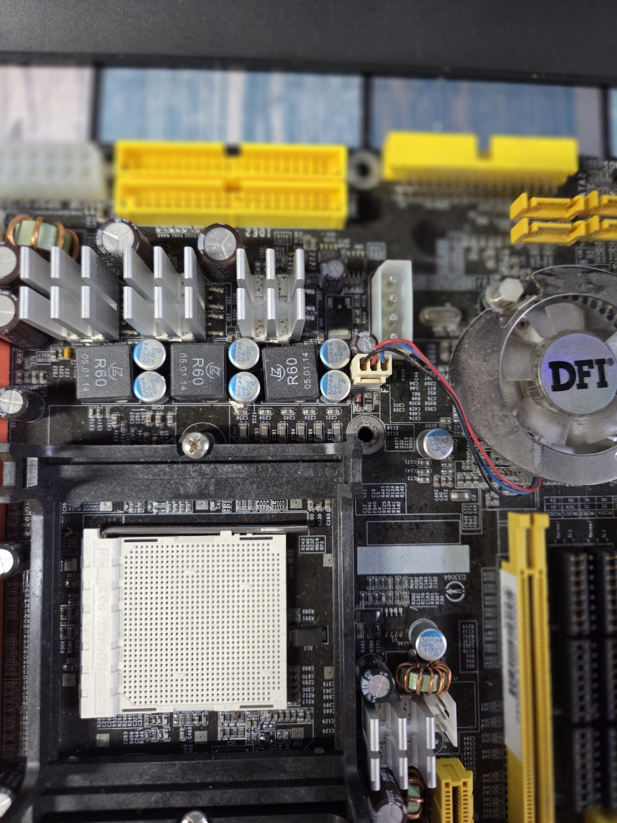 DFI Lanparty NF4 SLI-D Full ATX Socket 939 Tested & Working