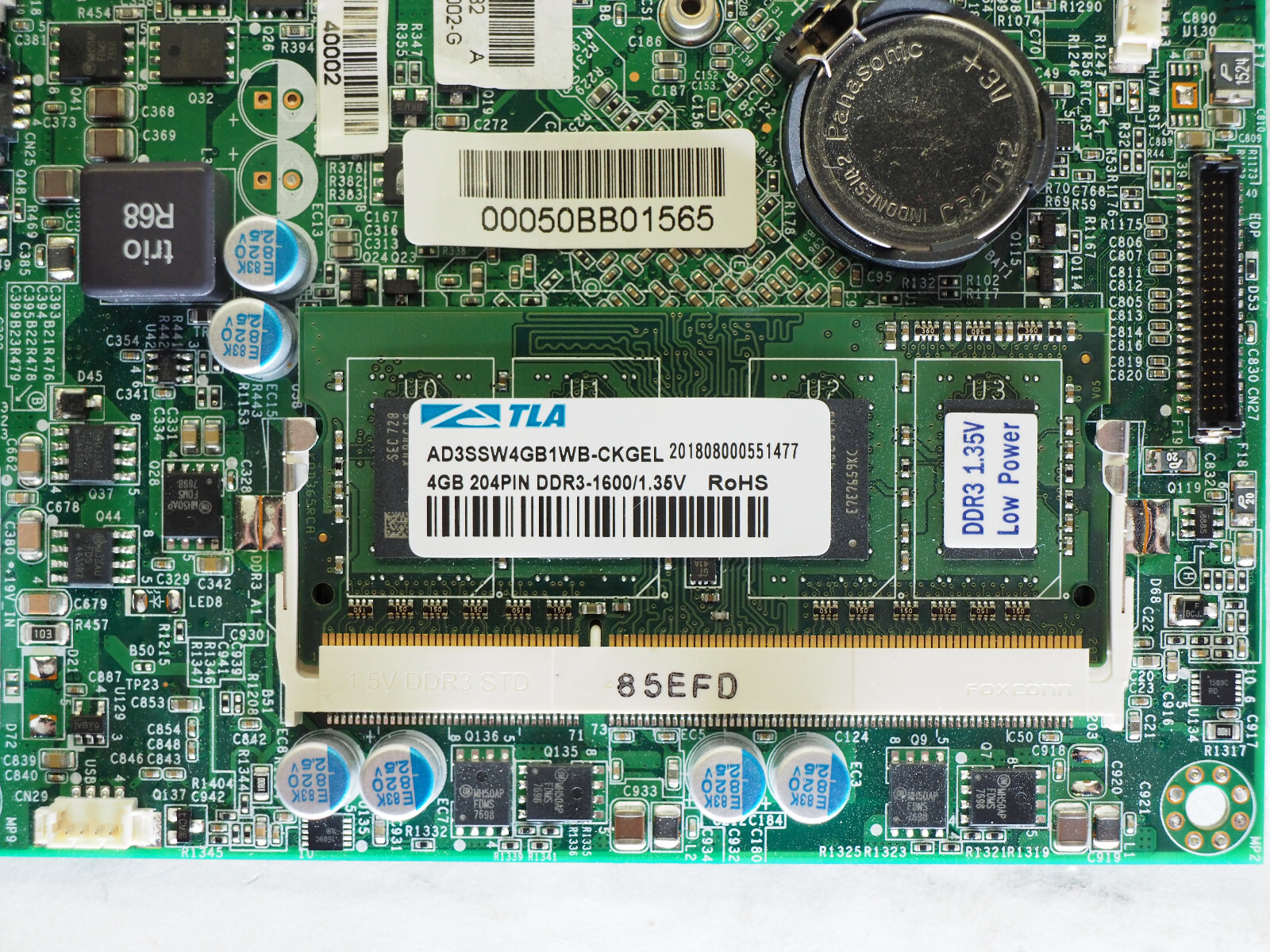 Board E89382 P/N: 2164P-TRM with 4Gb AD3SSW4GB1WB-CKGEL 204PIN DDR3-1600/1.35V