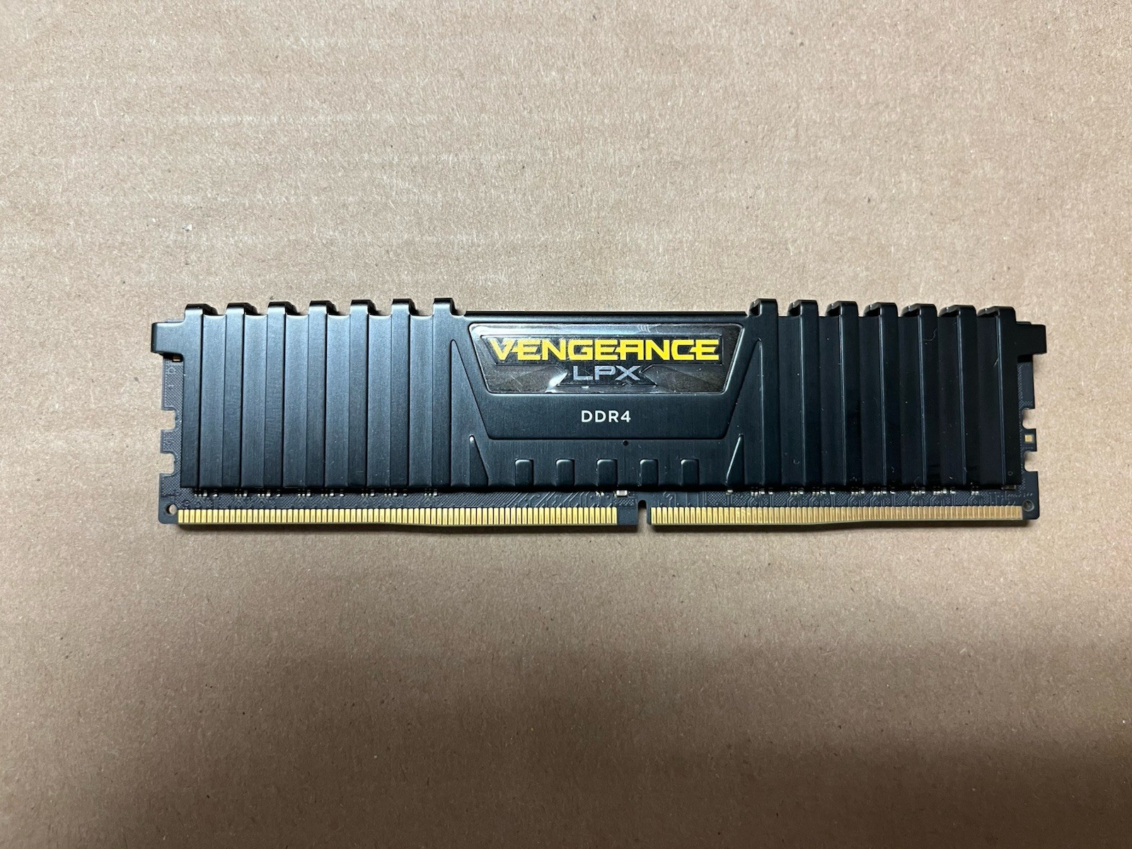 1x Corsair Vengeance LPX (4GB) DDR4 Ram 2400mhz Memory. PULLED WORKING