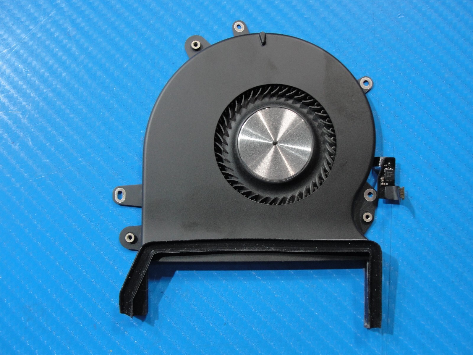MacBook Pro A2141 Late 2019 MVVJ2LL/A MVVK2LL/A 16″ Right Cooling Fan 923-03875