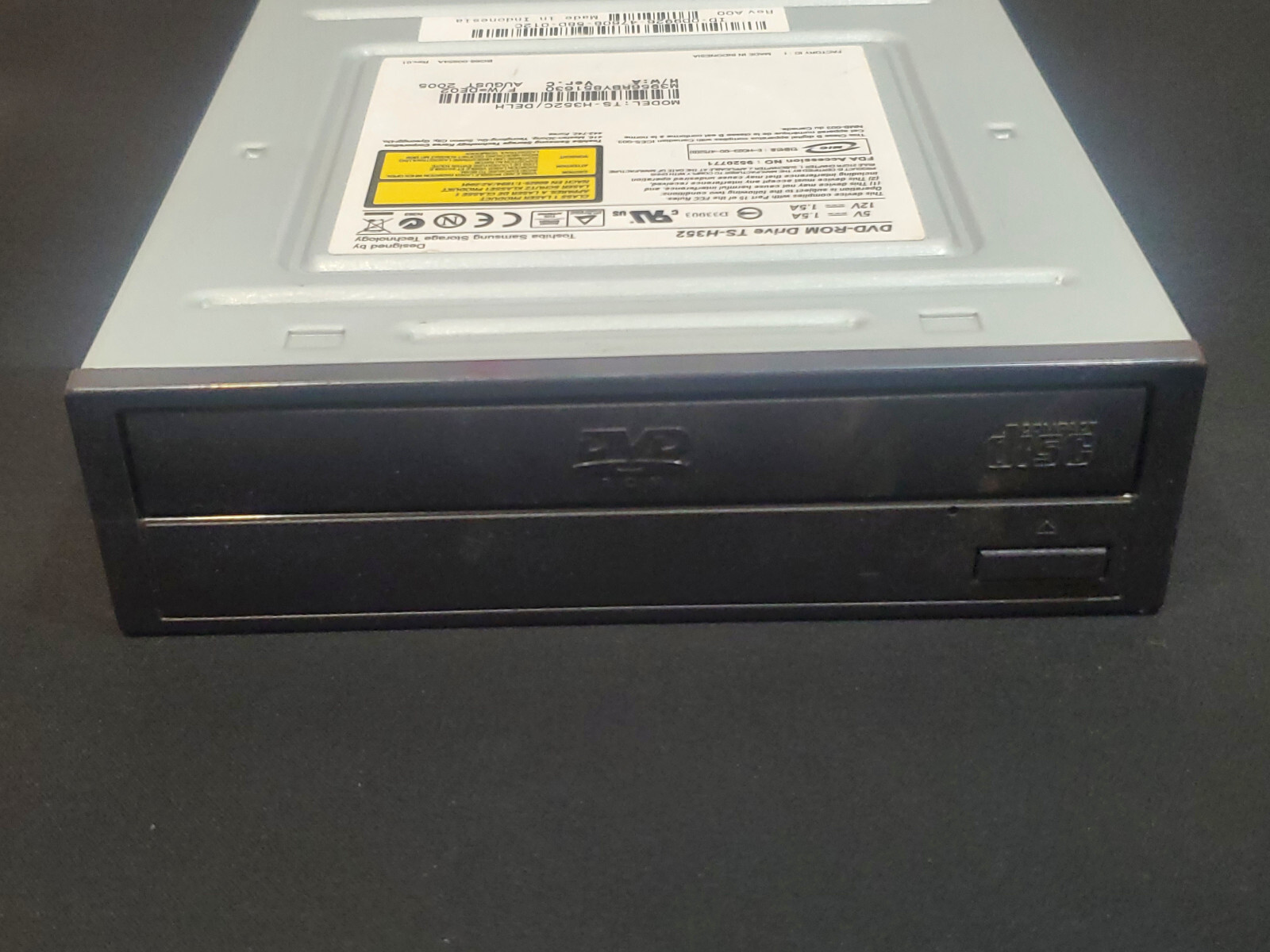 Internal SCSI PLUG CDROM DVD ROM TSH352