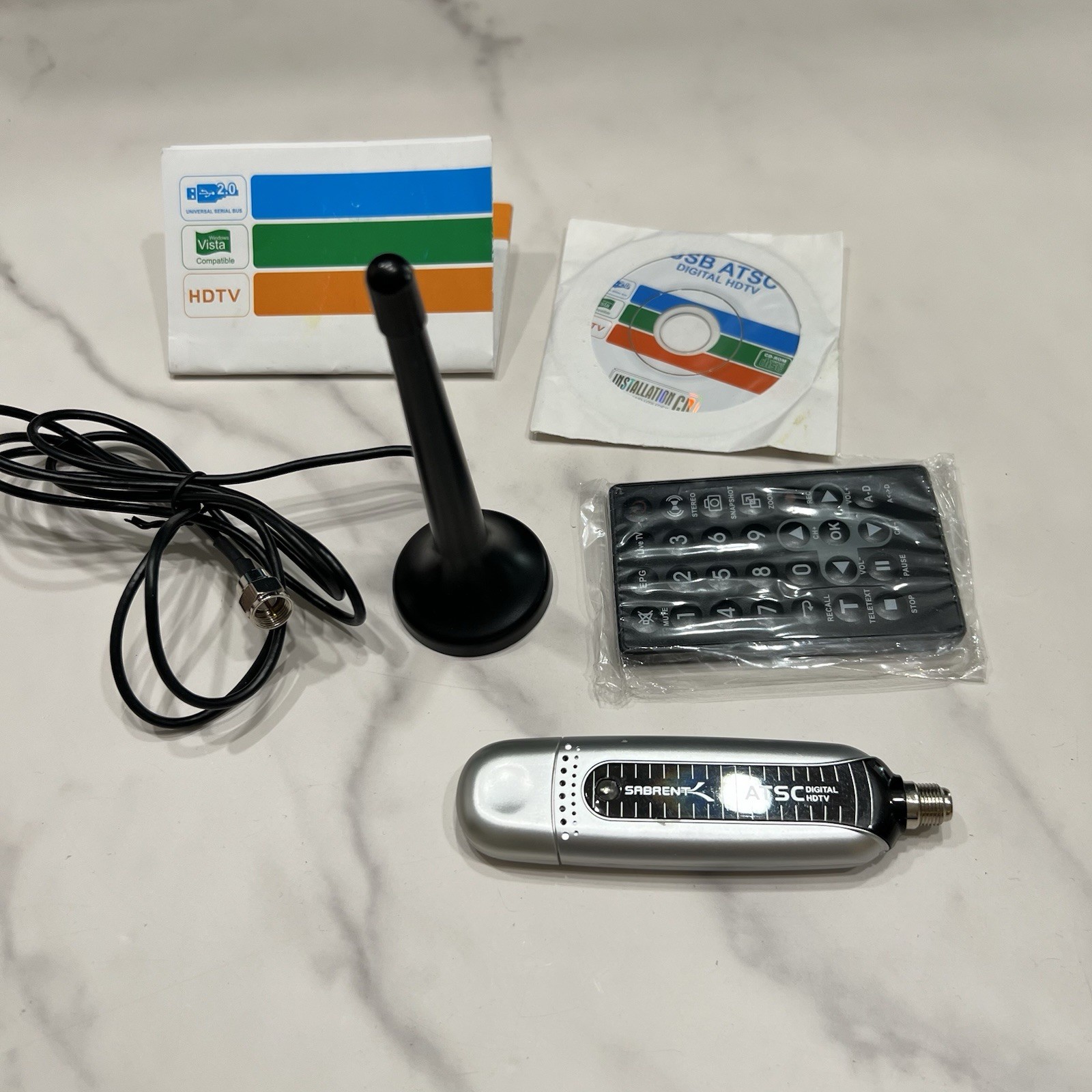Sabrent USB Digital TV Tuner ATSC/QAM/ANALOG Remote Control Supports HDTV