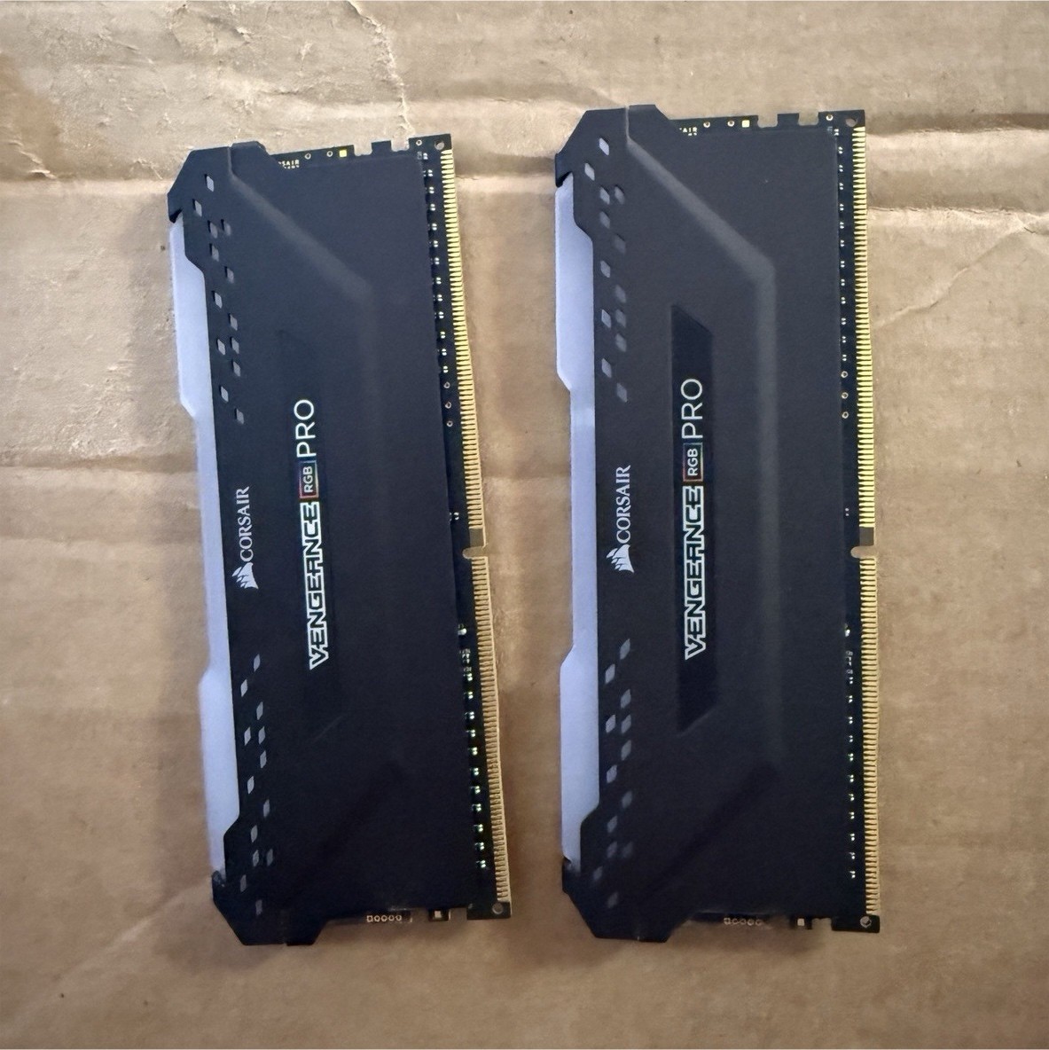 Corsair Vengeance RGB Pro 16GB (2x8GB) DDR4-3200 DIMM RAM CMW16GX4M2C3200C16