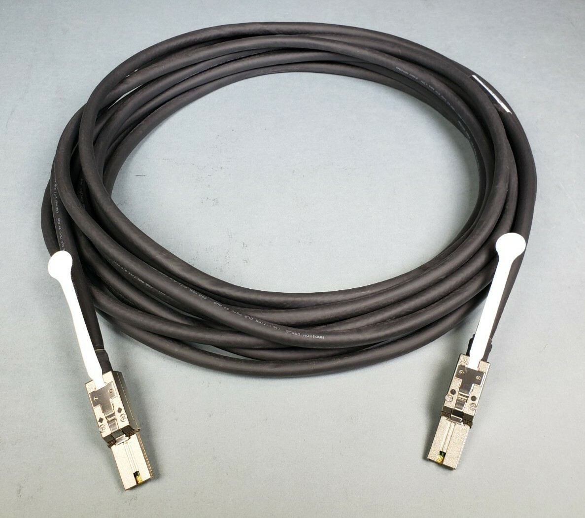 Lot of 2 EMC 038-003-658 10M/32Ft Mini SAS cable SFF-8088 SAS