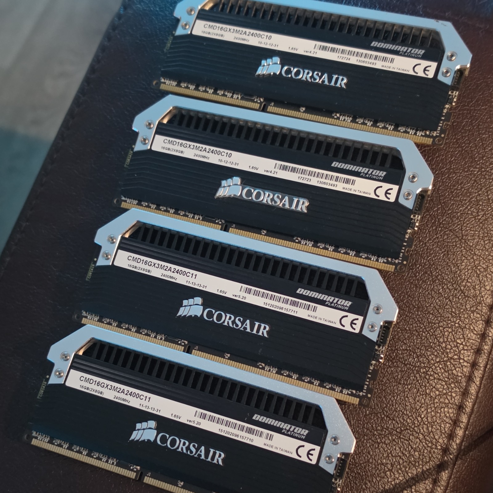 Corsair Dominator Platinum 32GB (4x8GB) DDR3-2400 240-Pin Non-ECC DIMM