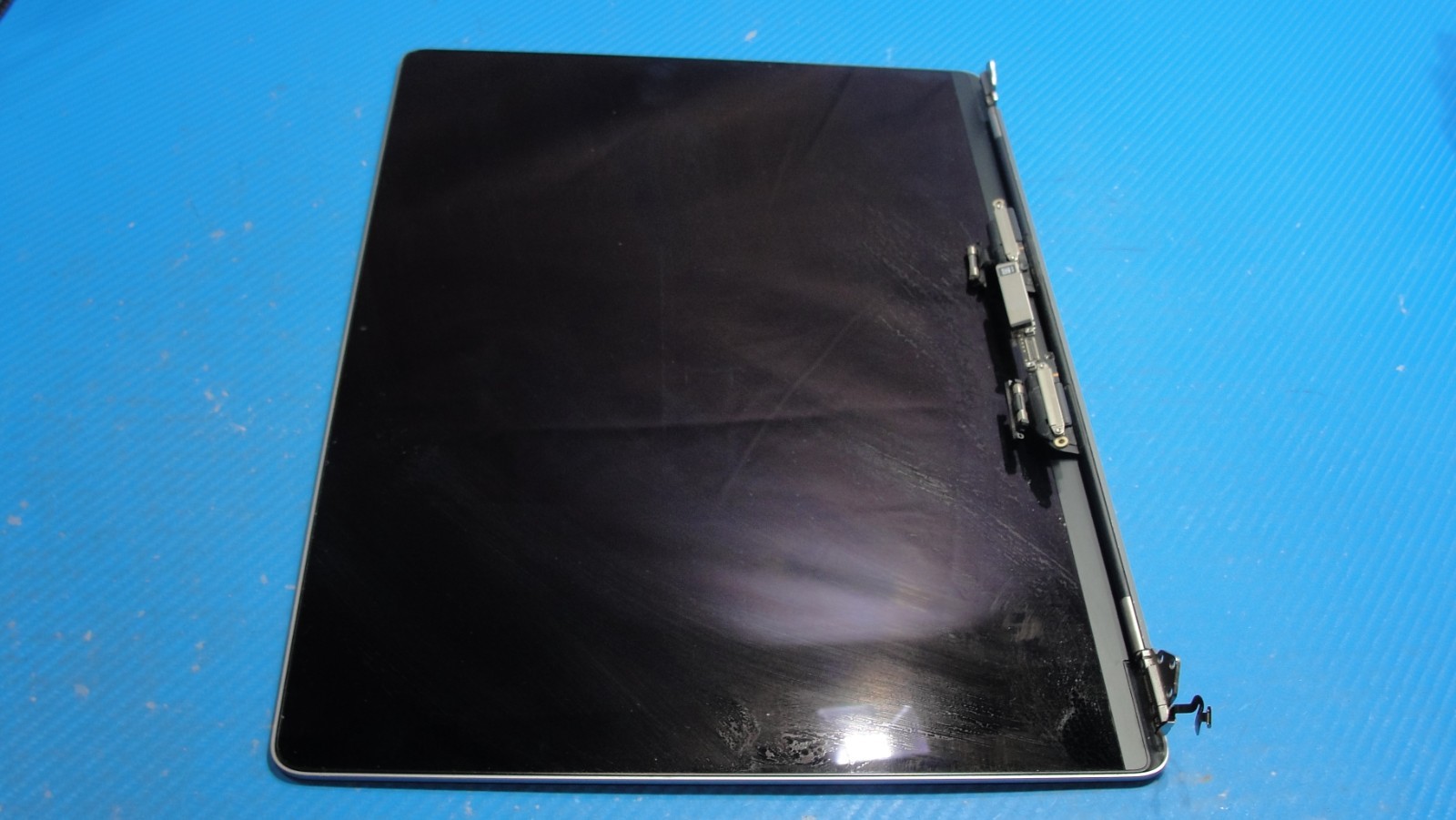 MacBook Pro A2141 16″ Late 2019 MVVL2LL LCD Screen Assembly Gray 661-14200