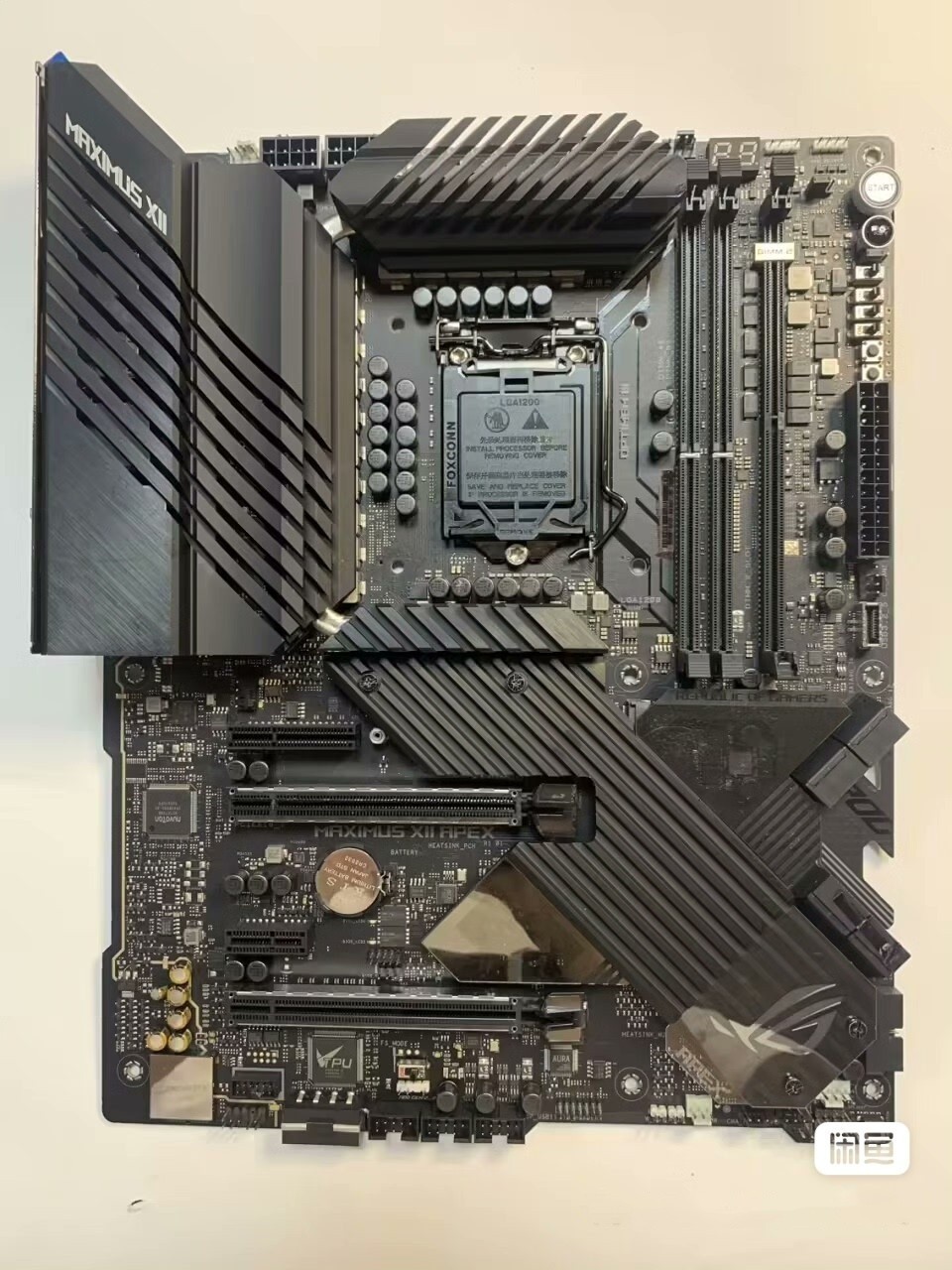 ASUS ROG MAXIMUS XII APEX Motherboard Chipset Intel Z490 LGA1200 DDR4
