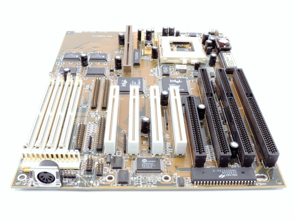 Gigabyte GA-586ATV AT Retro EDO Computer Vintage Motherboard Intel Socket 7 256KB