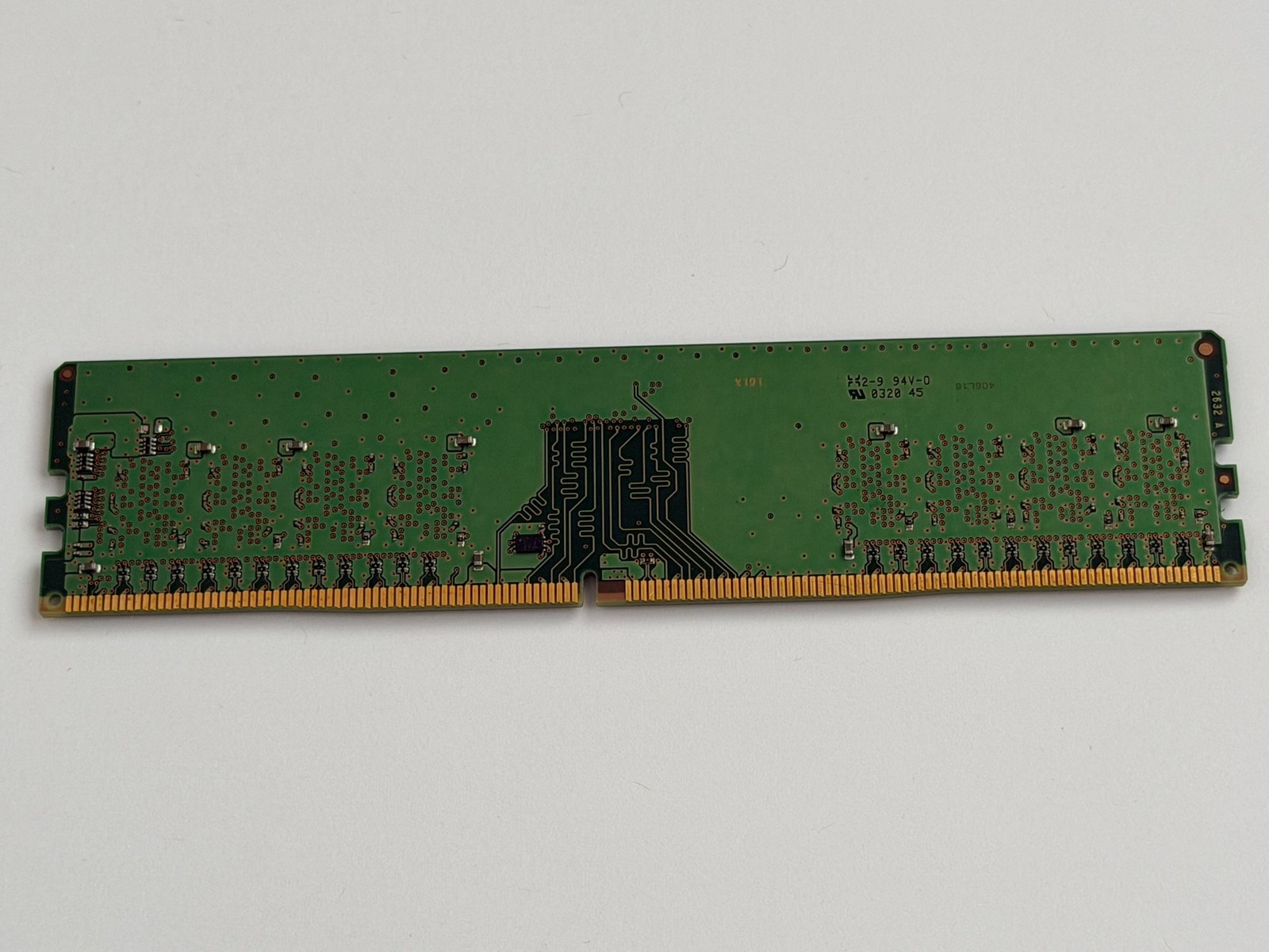 Micron 8GB (1 Stick) PC4-25600 DDR4 3200 Desktop PC Memory MTA8ATF1G64AZ-3G2J1