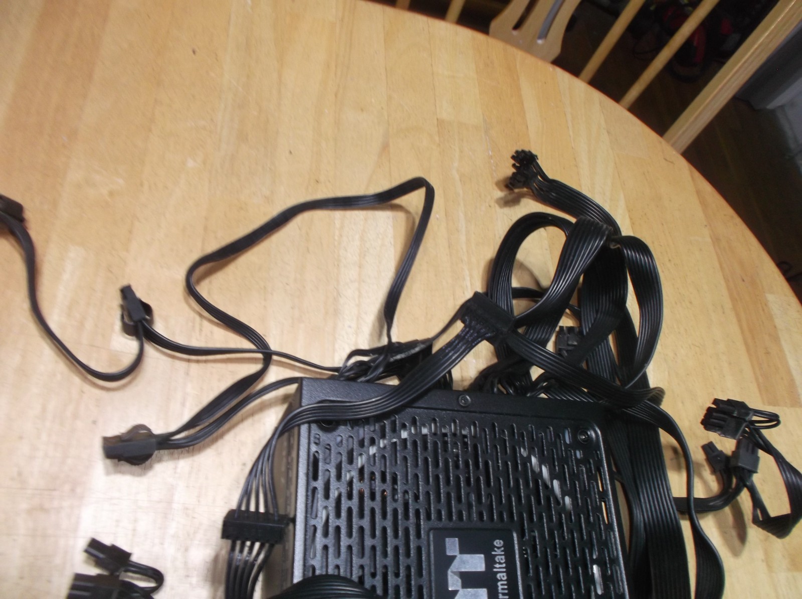 Thermaltake Toughpower GF1 750W Fully Modular Power Supply & LIGHT DISPLAY FANS