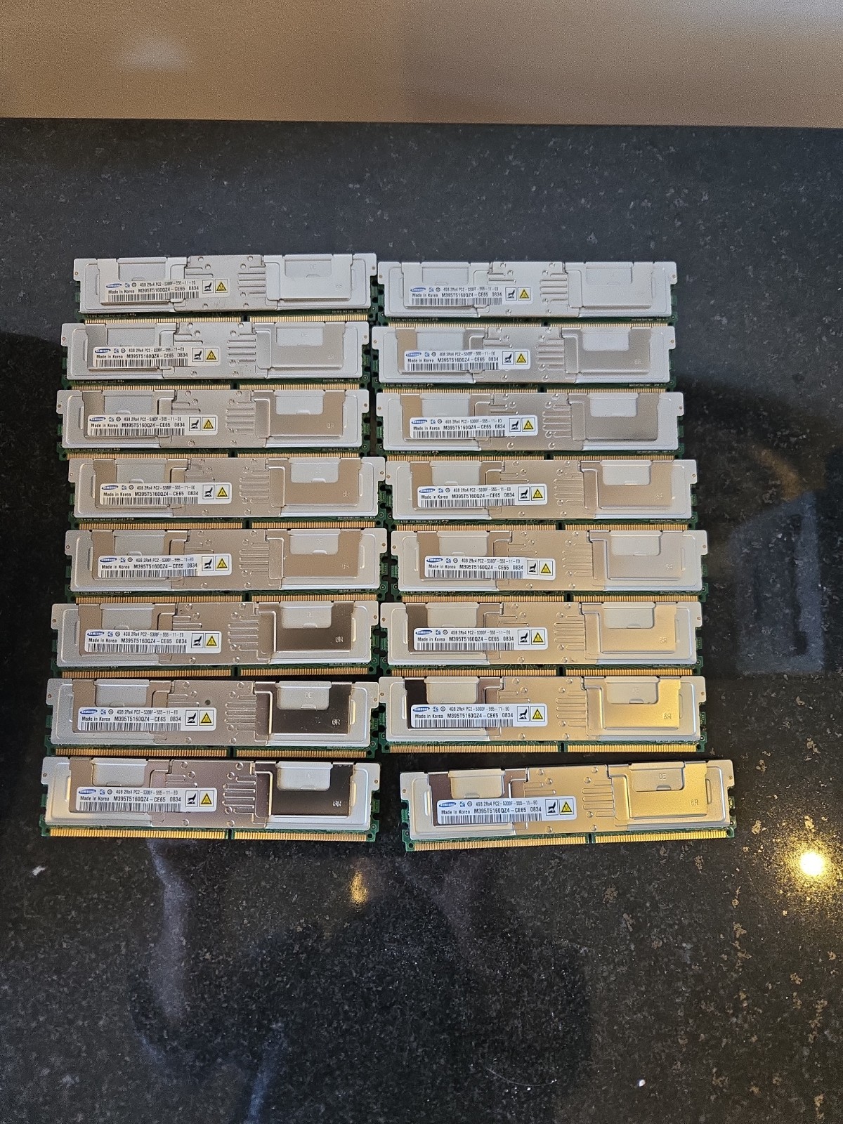SAMSUNG 64GB RAM (16 × 4) 4Rx8 PC2-5300F, M395T5163QZ4-CE68