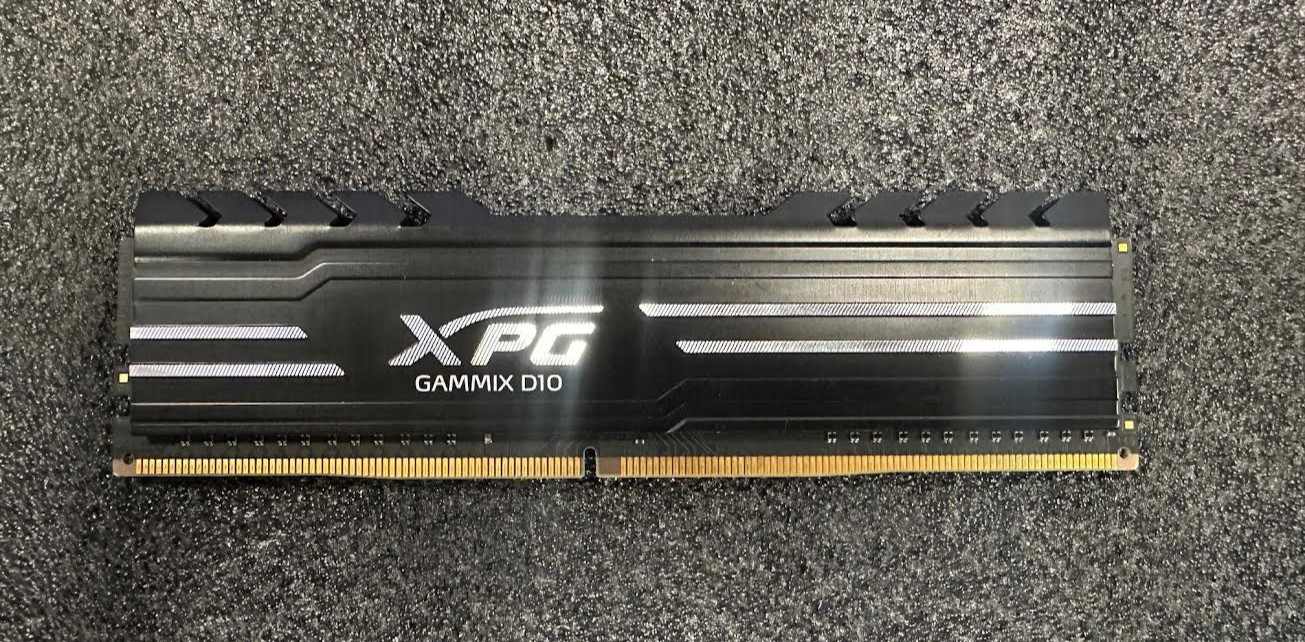 XPG GAMMIX D10 BLACK 8GB (1 x 8GB) DDR4 3000 (PC4 24000) Desktop Memory -USED
