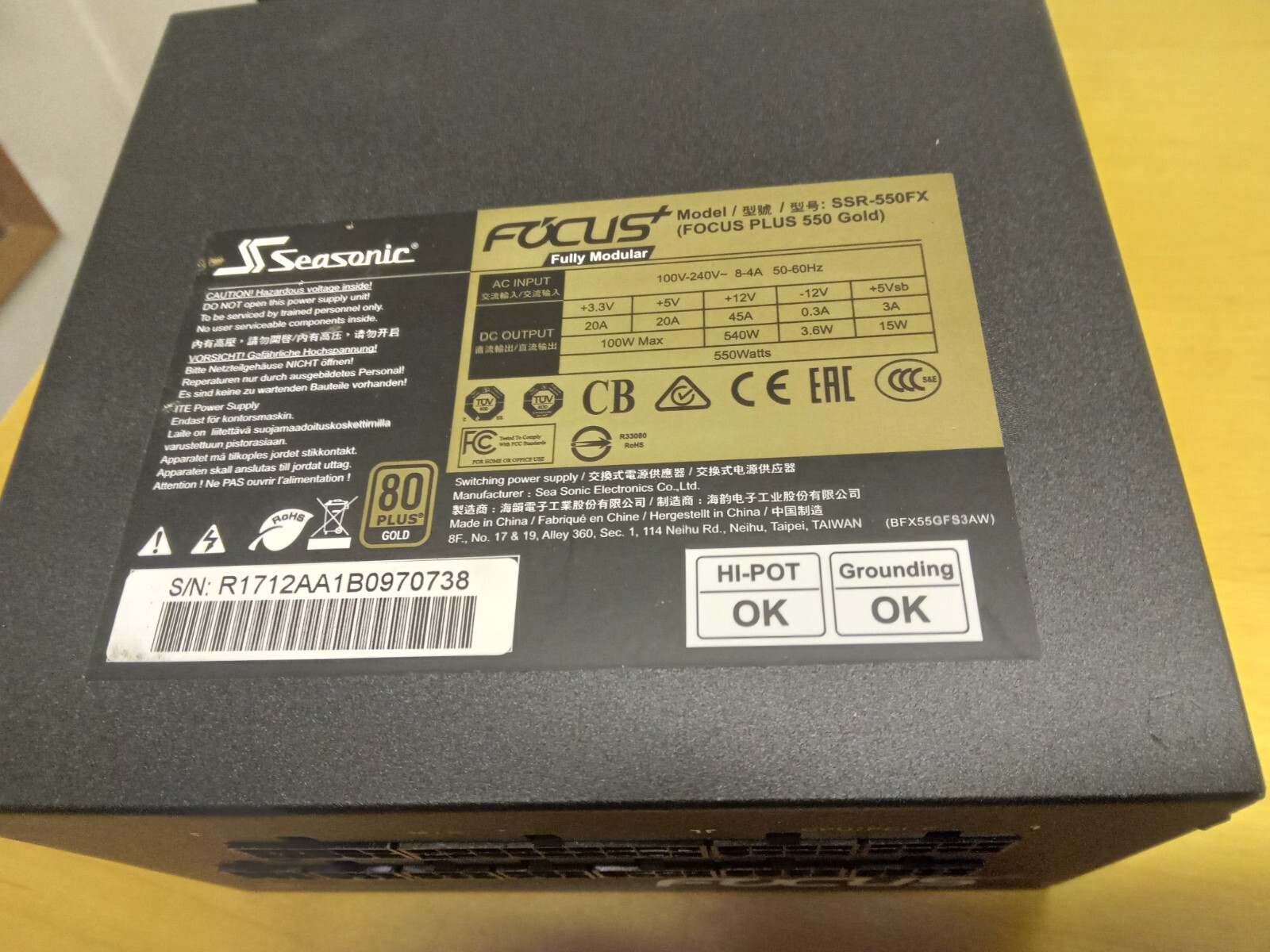 Sea Sonic SSR-550FX FOCUS Plus 550W 80+ Gold Fully Modular Power Supply