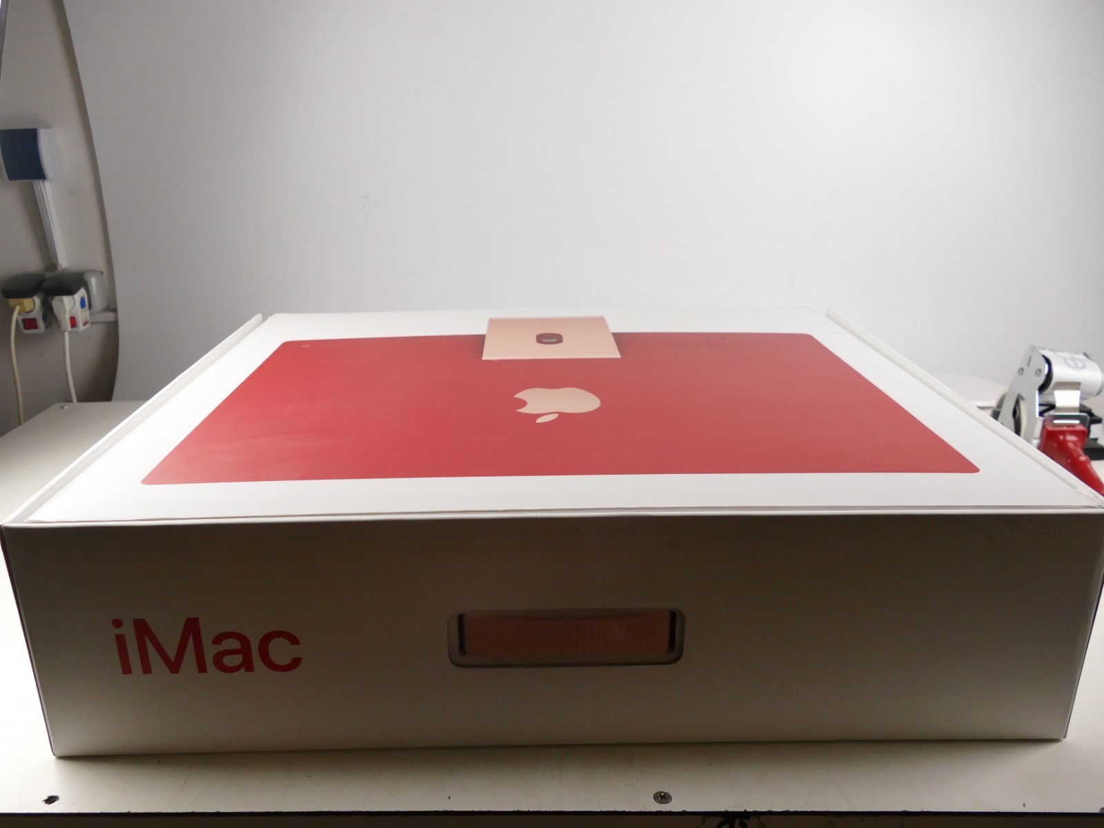 Boxed iMac 24-inch Model No. A2439 iMac Pink/8C Box Only V-504