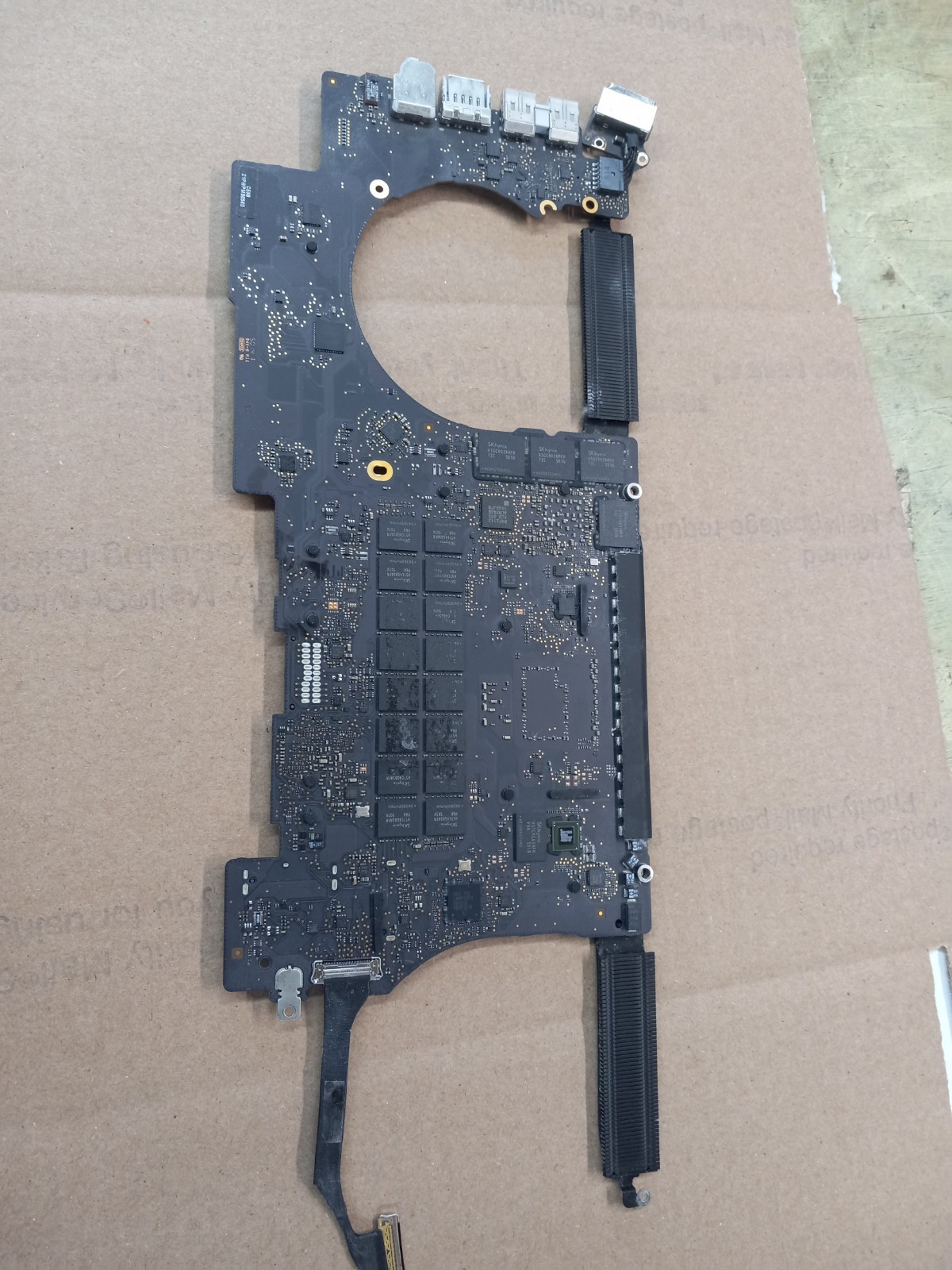 MACBOOK PRO 15 2014 A1398 LOGIC BOARD / MOTHERBOARD I7 2.5GHZ 16GB 2G