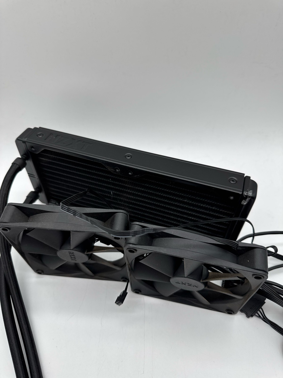 NZXT Kraken Plus 240 AIO CPU Liquid Cooler 240mm Radiator 1.54 LCD Black