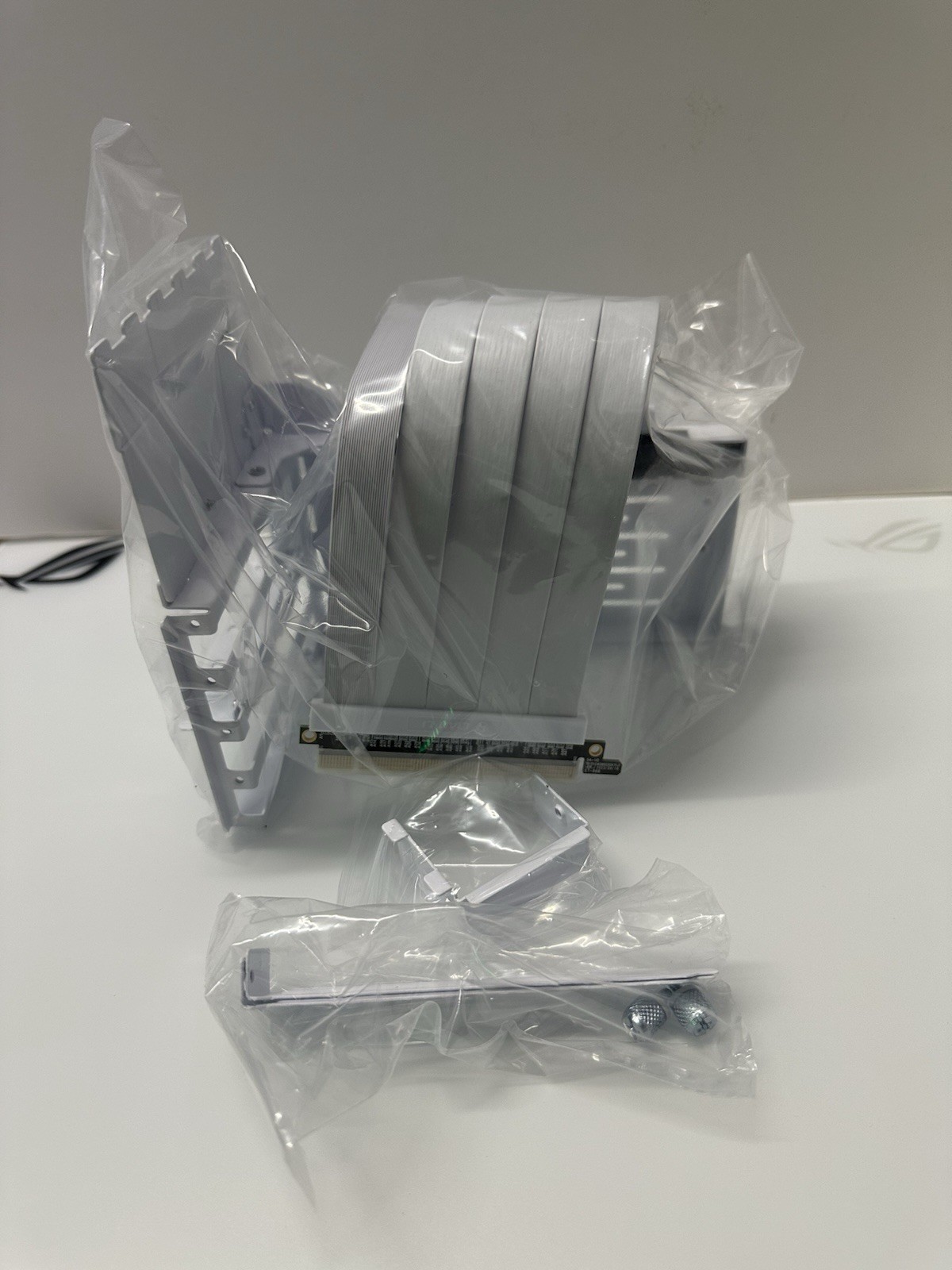 Lían Li Universal 4 Slots Vertical GPU Kit VG4-4-V2W (Gen 4th)