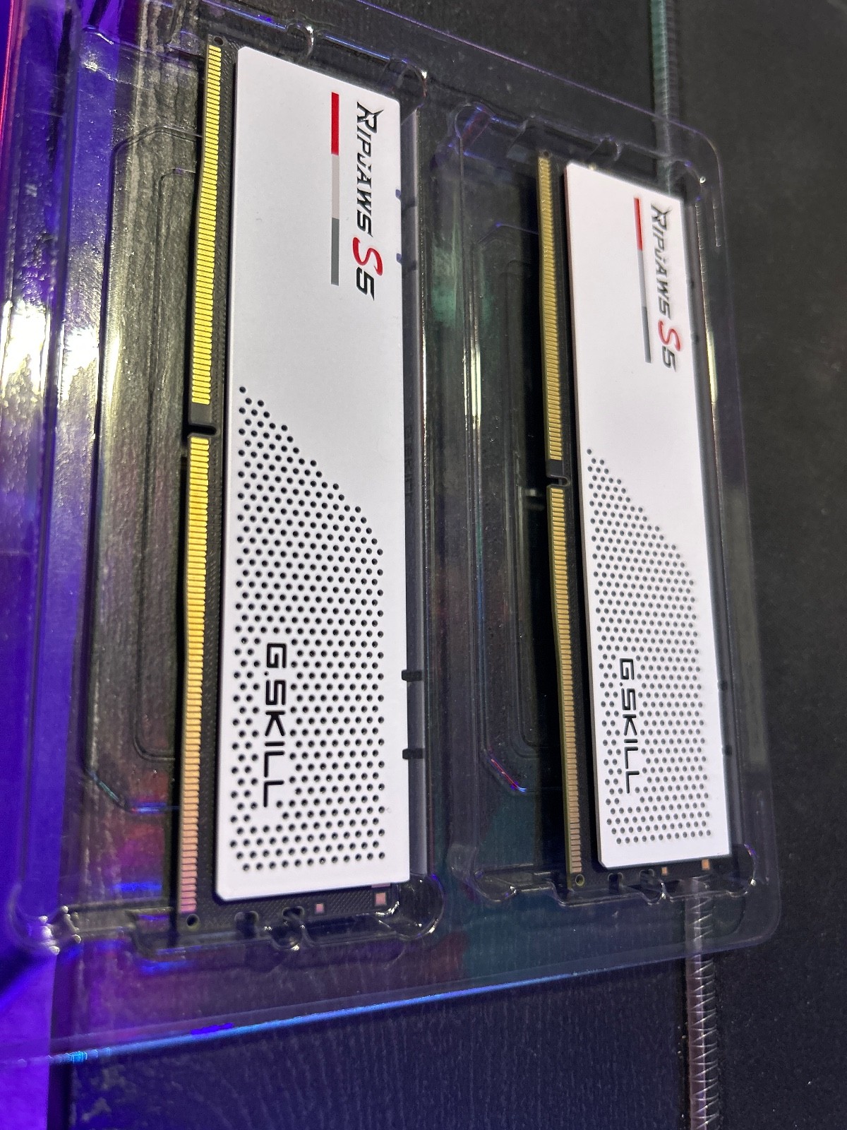 32gb Ripjaws S5 DDR5 6000hz cl32-38-38-96 1.35v white g skill Ram 2-16gb sticks
