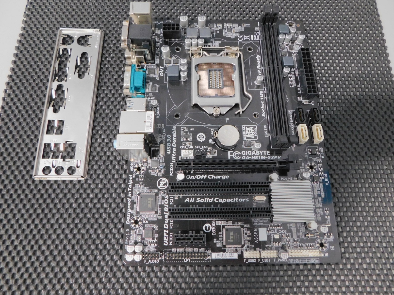 Gigabyte GA-H81M-S2PV Motherboard Without CPU & Heatsink