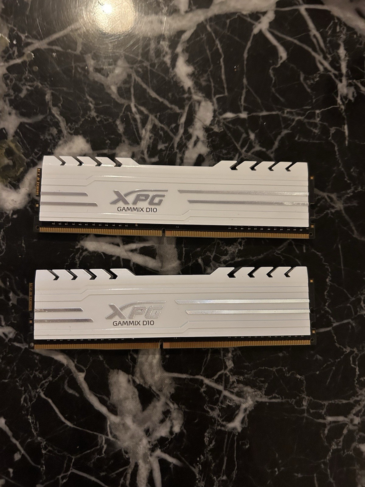 XPG GAMMIX D10 DDR4 SDRAM 3000 16GB (2x8GB) DIMM AX4U300038G16A-BW10