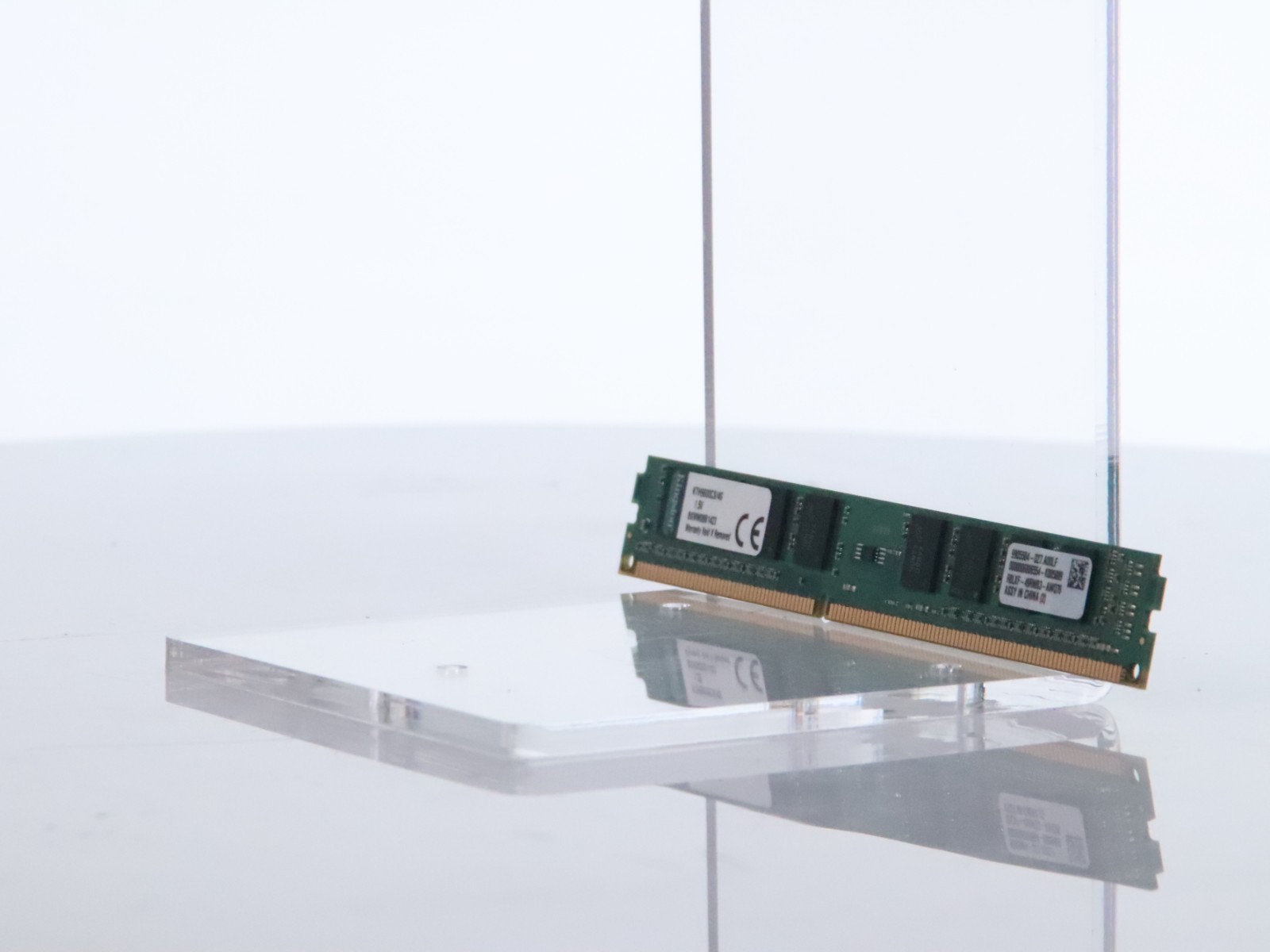 Kingston KTH9600CS/4G 4GB PC3-12800U 1600MHz Low Profile 1.5V Non-ECC DDR3 RAM