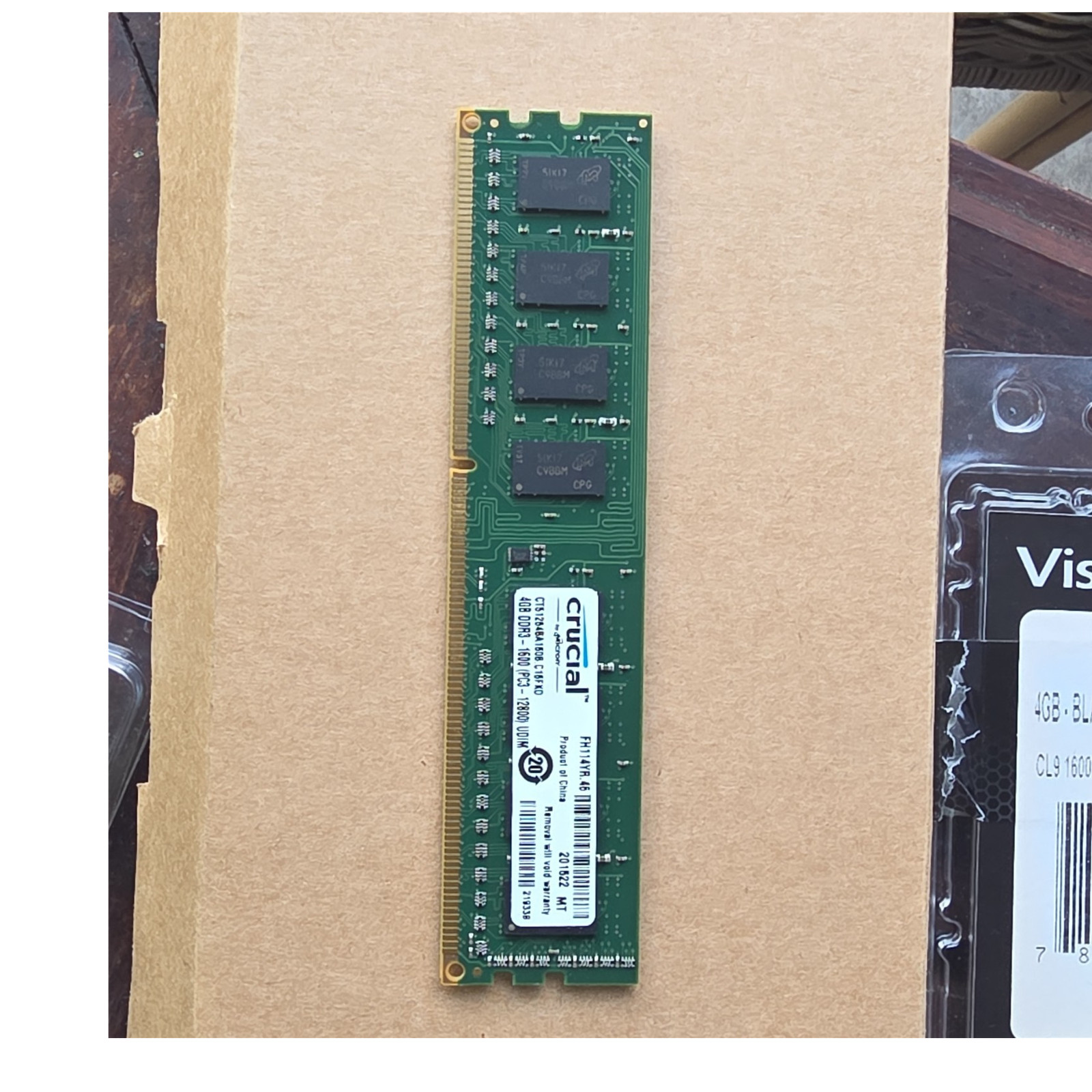 Crucial 4GB DDR3 SDRAM PC3-12800 UDIMM 240-Pin RAM