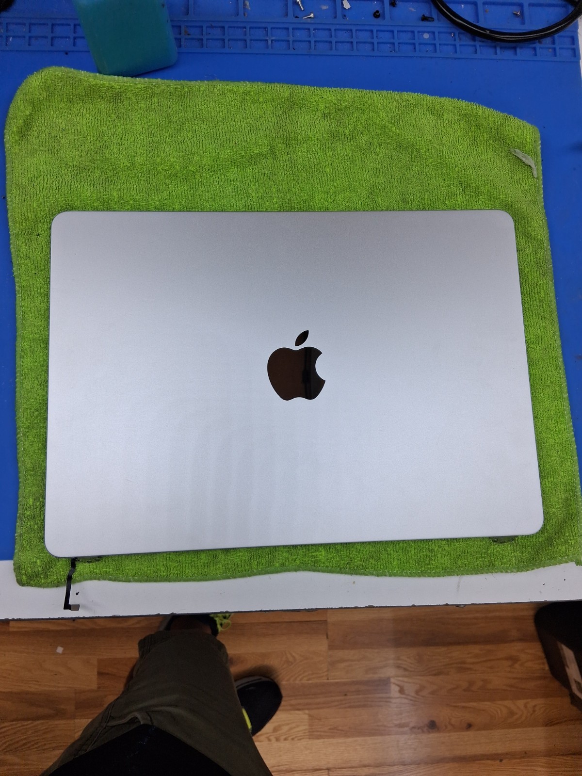 Apple MacBook Air 13″ M4 2025 A3240 LCD Display Assembly Silver OEM USED GRADE B