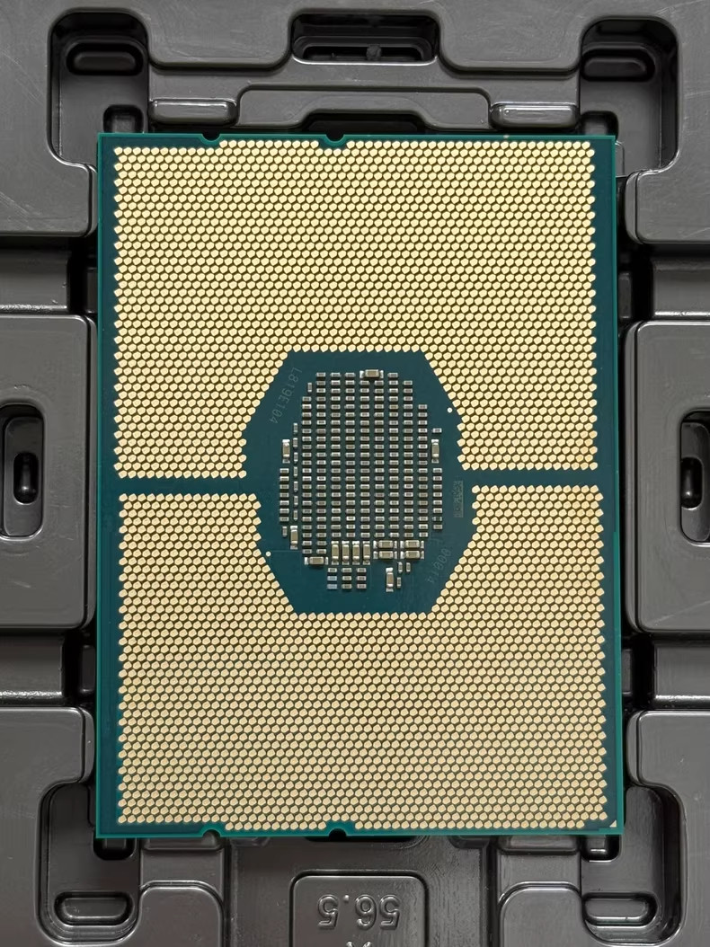 Intel Xeon Platinum 8276 CPU, 28 Cores, 2.20GHz, LGA3647, 165W (SRF99)