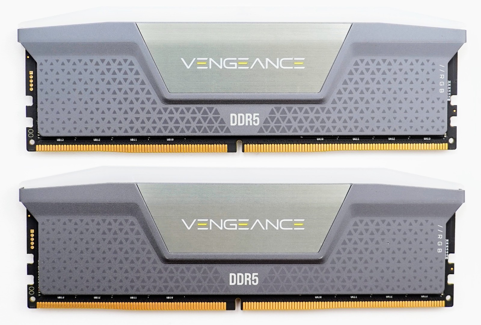 Corsair Vengeance RGB 64GB (2 x 32GB) RAM DDR5 6000MHz CL40 – CMH64GX5M2B6000Z40