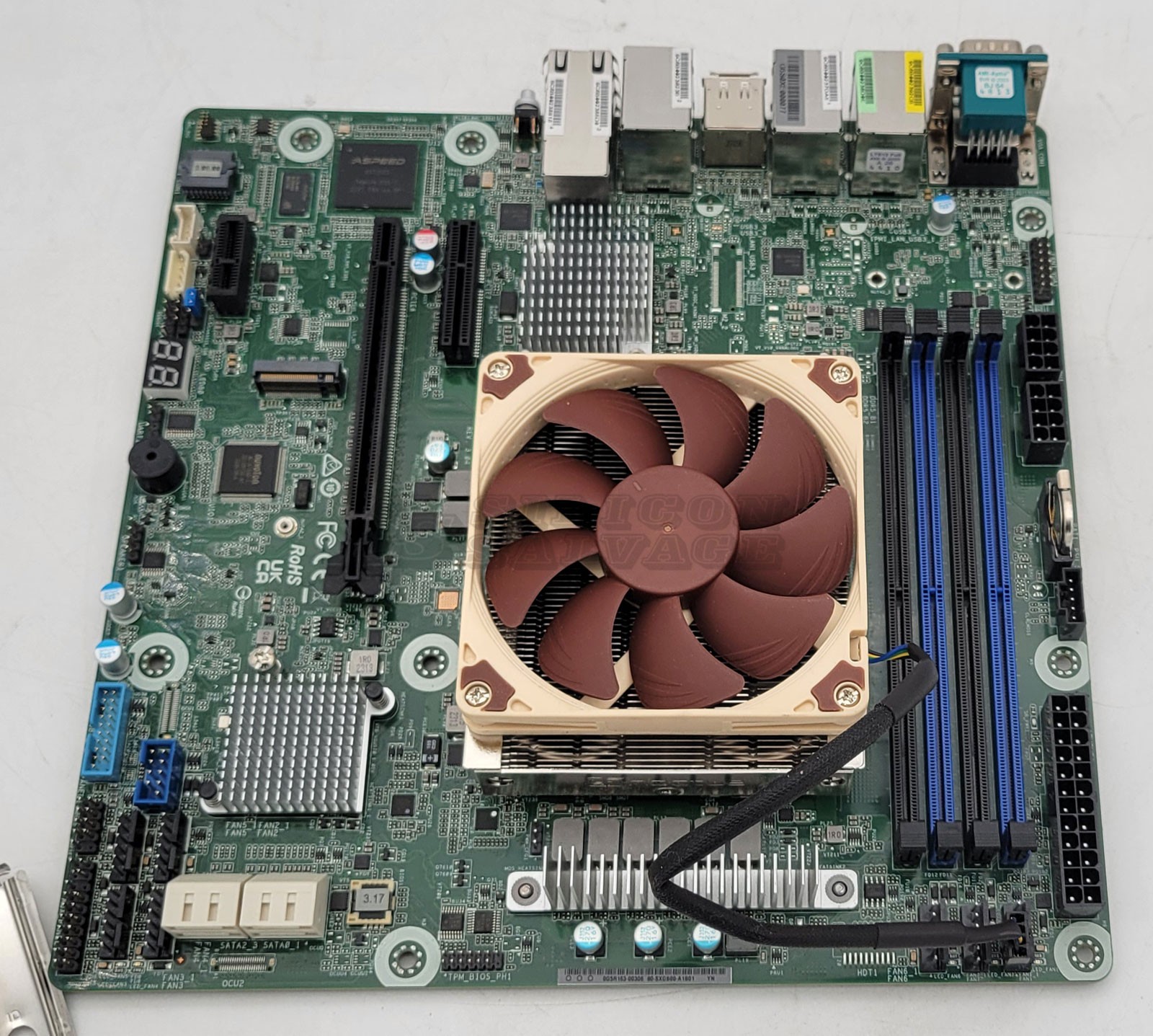 ASRock B650D4U-2L2T/BCM Micro-ATX AMD AM5 lga1718 Motherboard